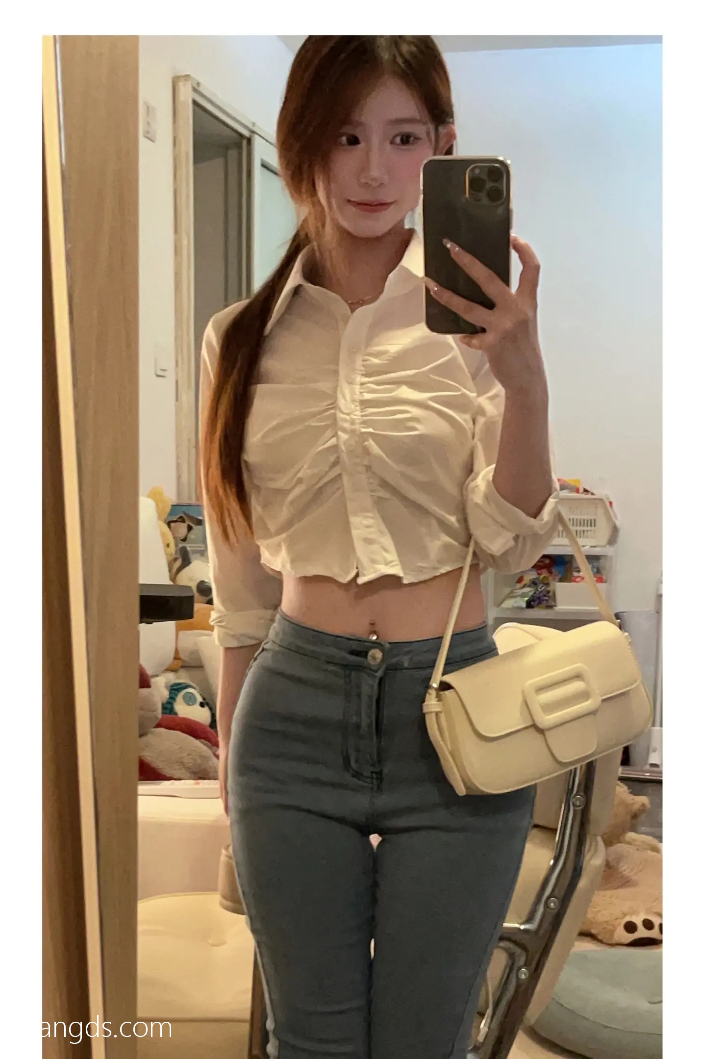 抖音反差女神『宥子oct9』最新定制道具自慰，风骚气质高挑身材男人看了就想侵犯穷人女神富人玩物精盆