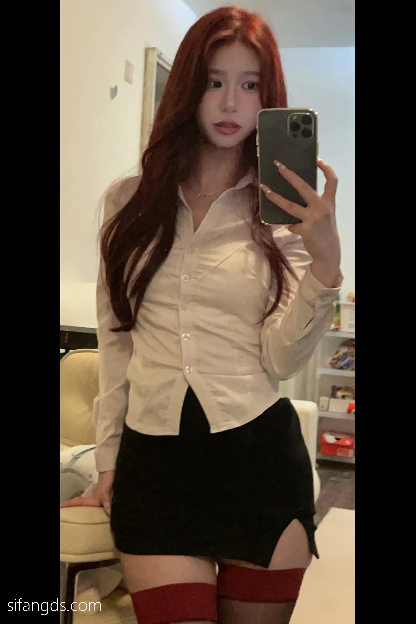 抖音反差女神『宥子oct9』最新定制道具自慰，风骚气质高挑身材男人看了就想侵犯穷人女神富人玩物精盆