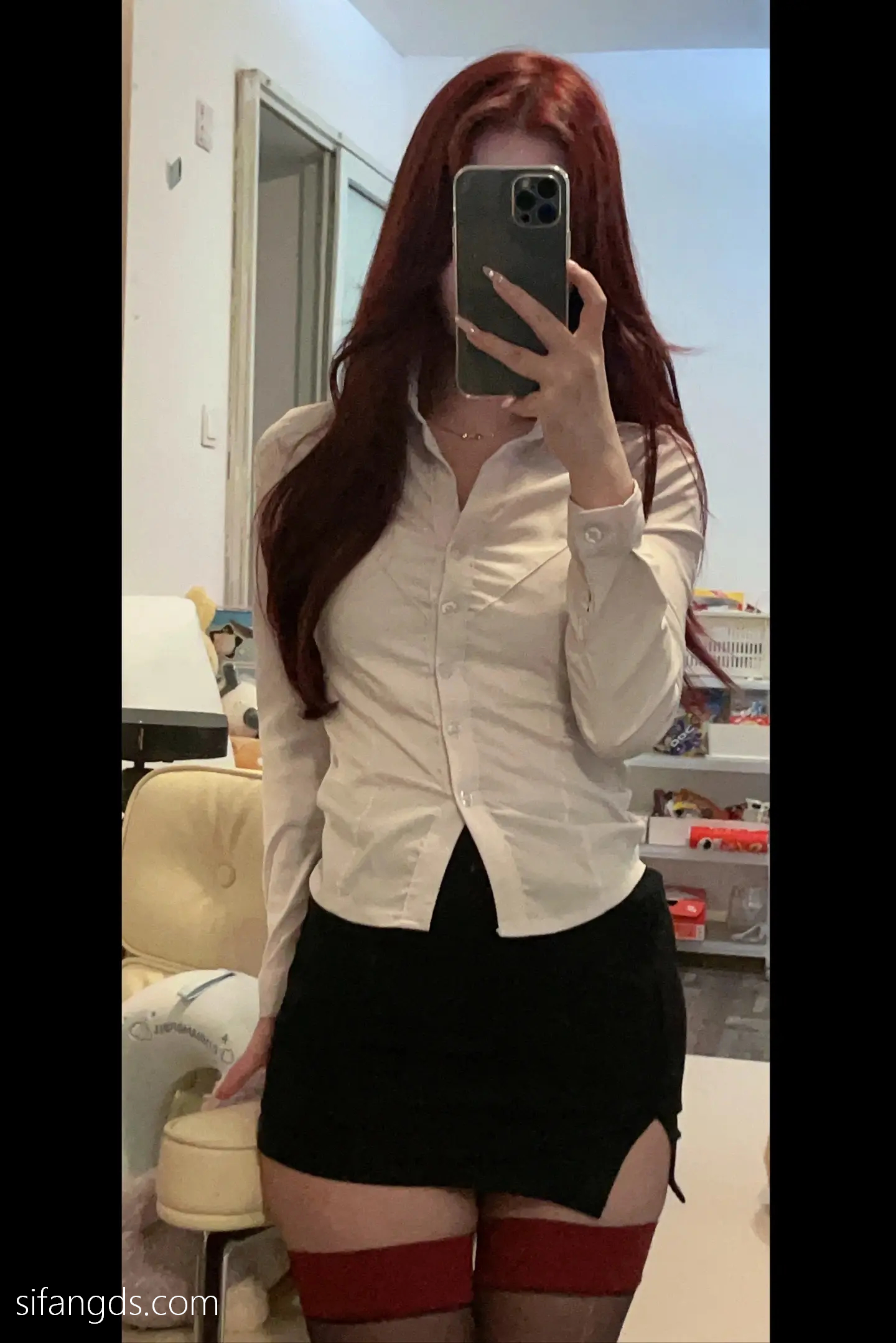 抖音反差女神『宥子oct9』最新定制道具自慰，风骚气质高挑身材男人看了就想侵犯穷人女神富人玩物精盆