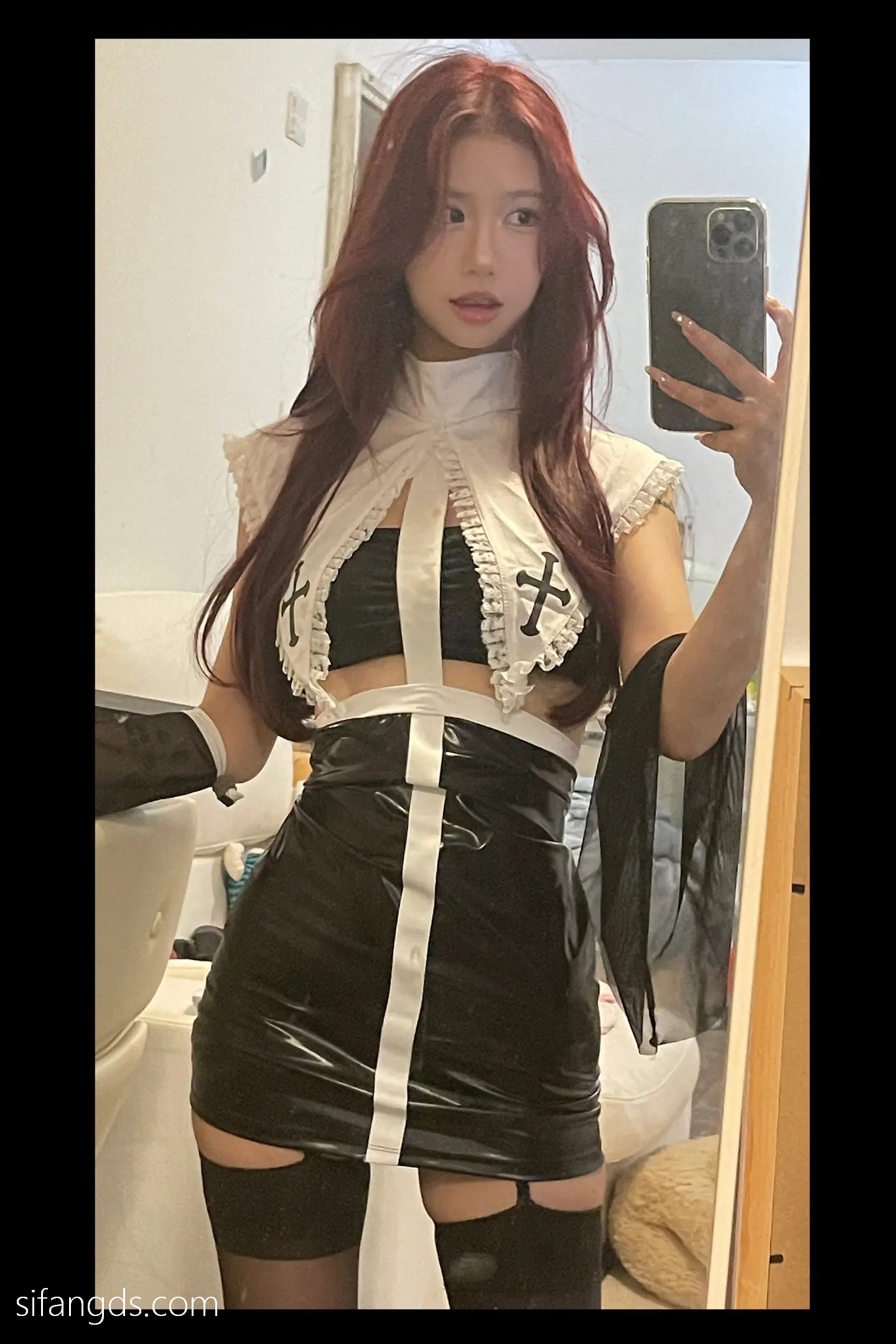 抖音反差女神『宥子oct9』最新定制道具自慰，风骚气质高挑身材男人看了就想侵犯穷人女神富人玩物精盆