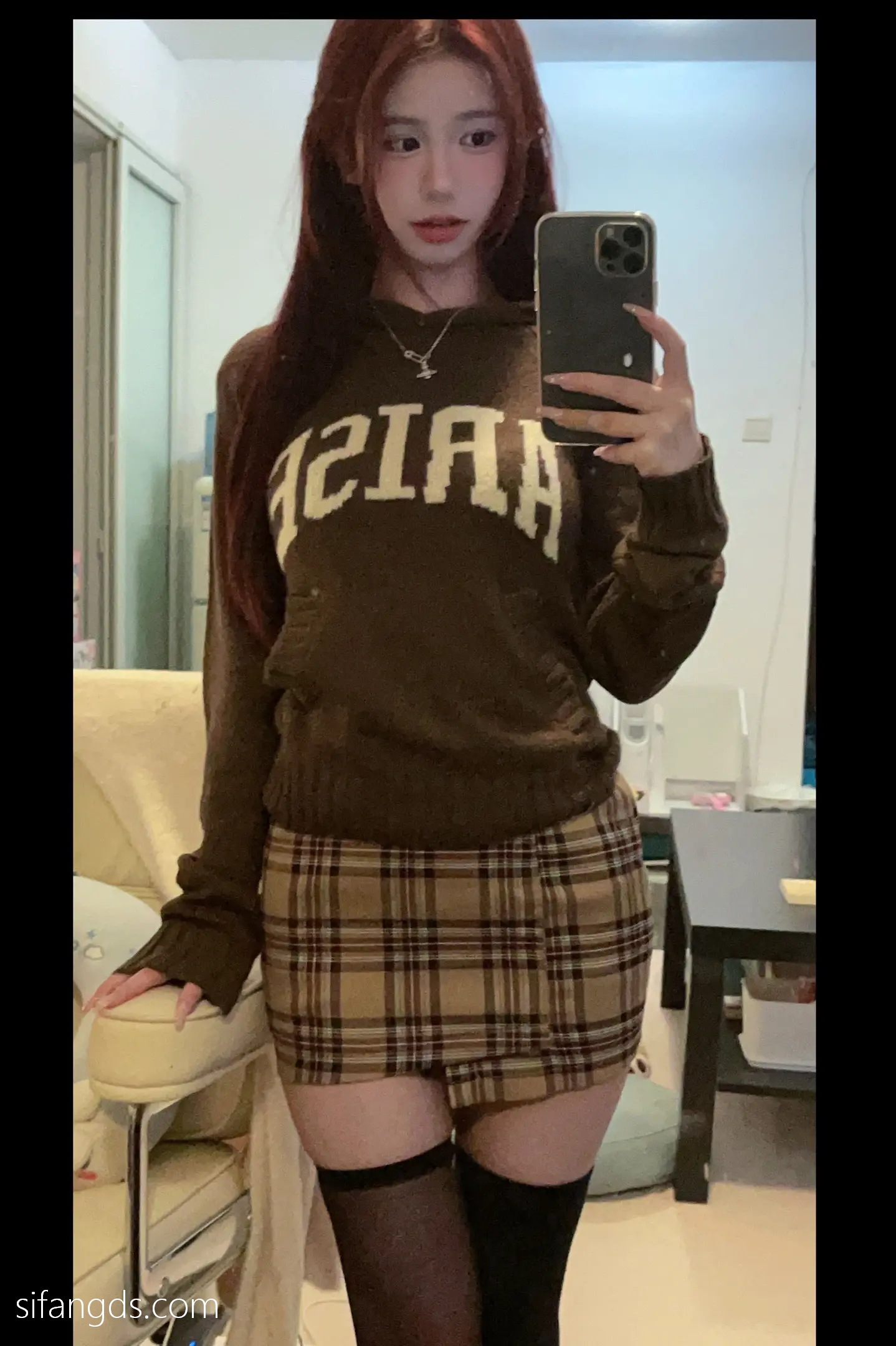 抖音反差女神『宥子oct9』最新定制道具自慰，风骚气质高挑身材男人看了就想侵犯穷人女神富人玩物精盆