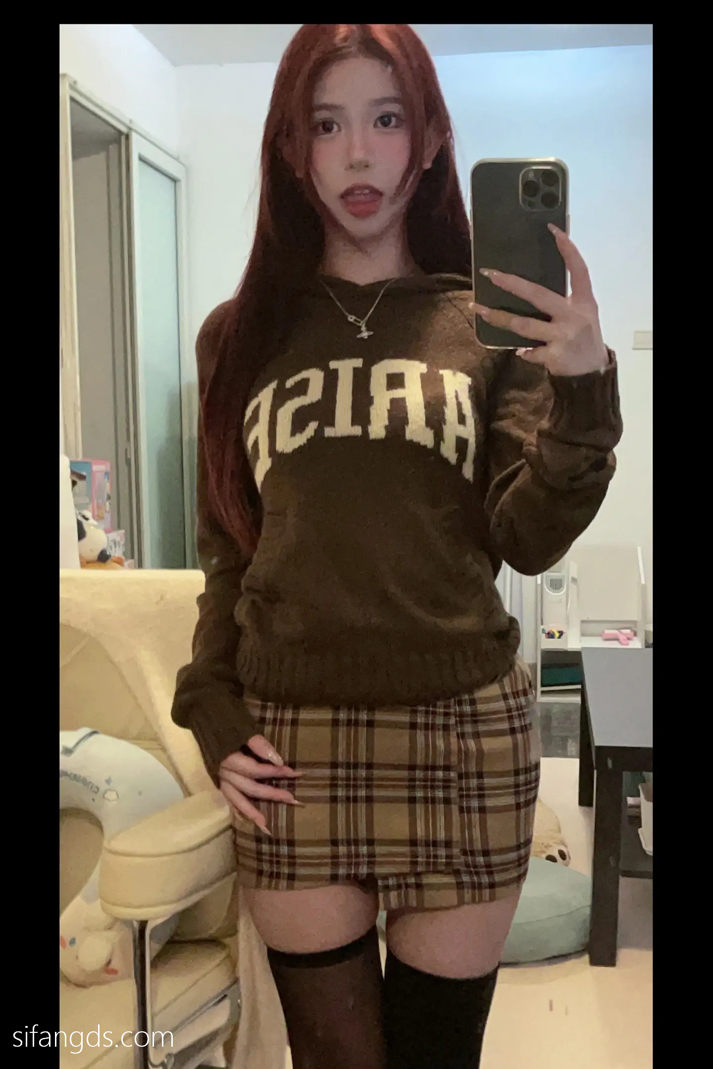 抖音反差女神『宥子oct9』最新定制道具自慰，风骚气质高挑身材男人看了就想侵犯穷人女神富人玩物精盆