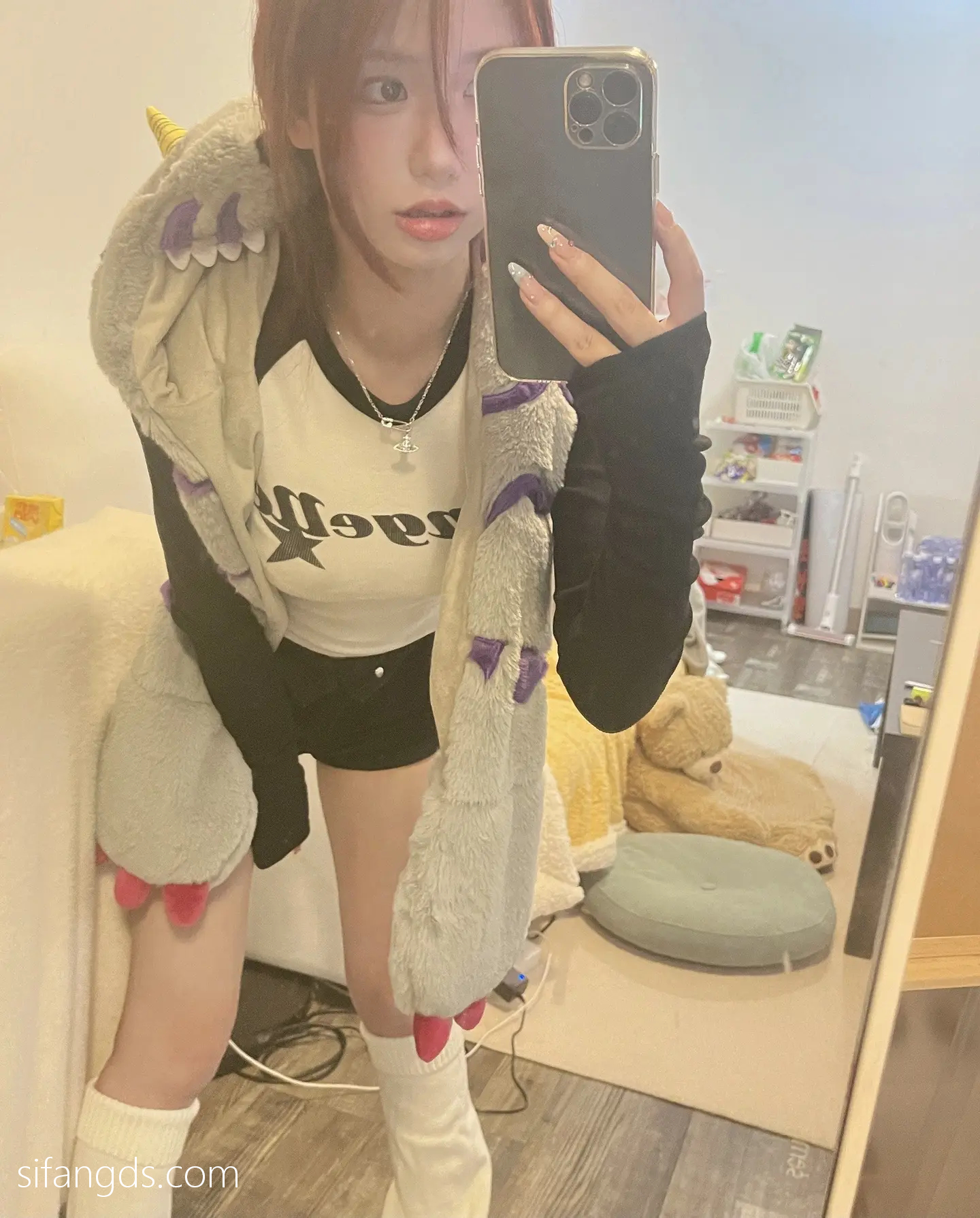 抖音反差女神『宥子oct9』最新定制道具自慰，风骚气质高挑身材男人看了就想侵犯穷人女神富人玩物精盆