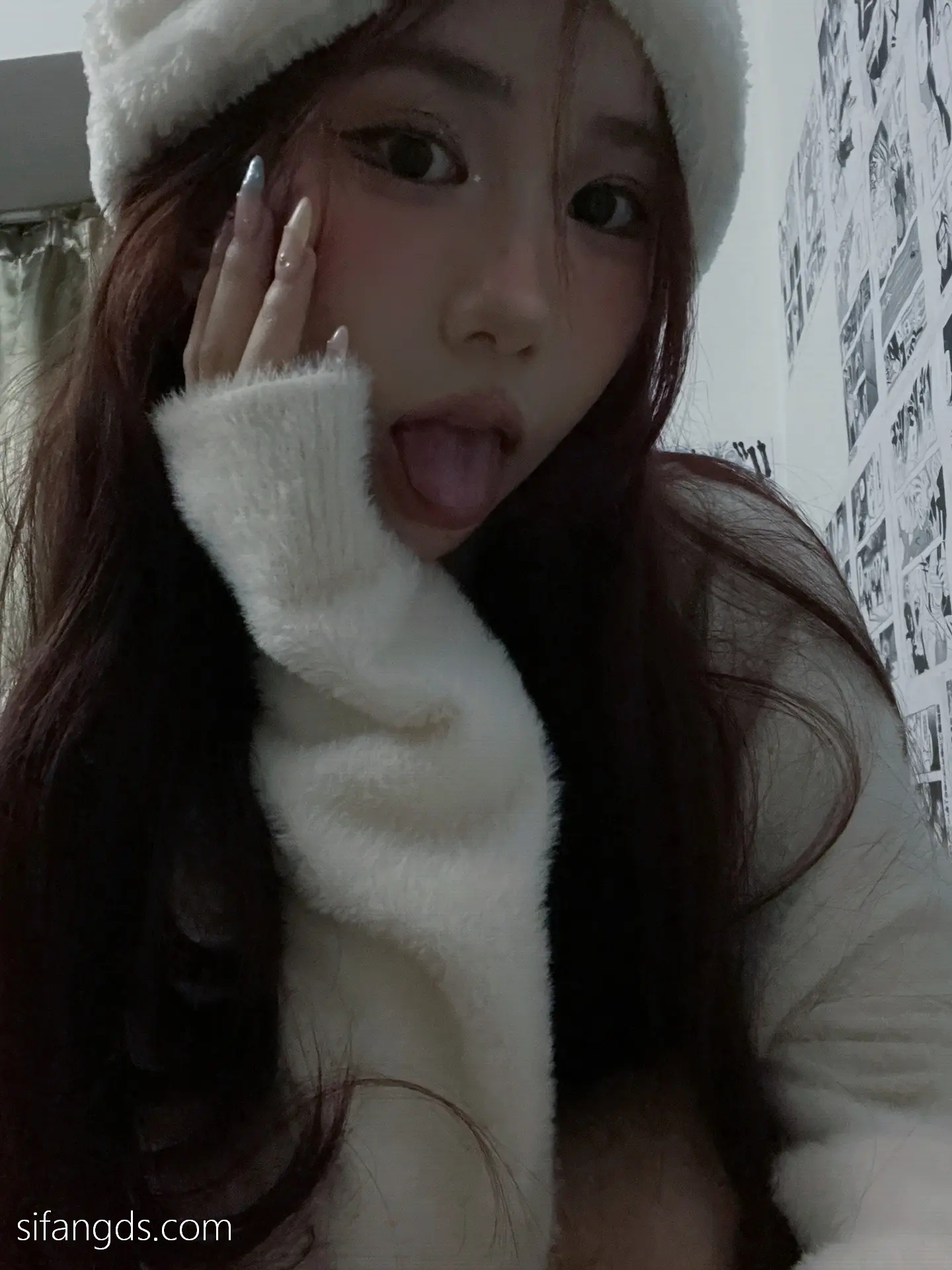 抖音反差女神『宥子oct9』最新定制道具自慰，风骚气质高挑身材男人看了就想侵犯穷人女神富人玩物精盆