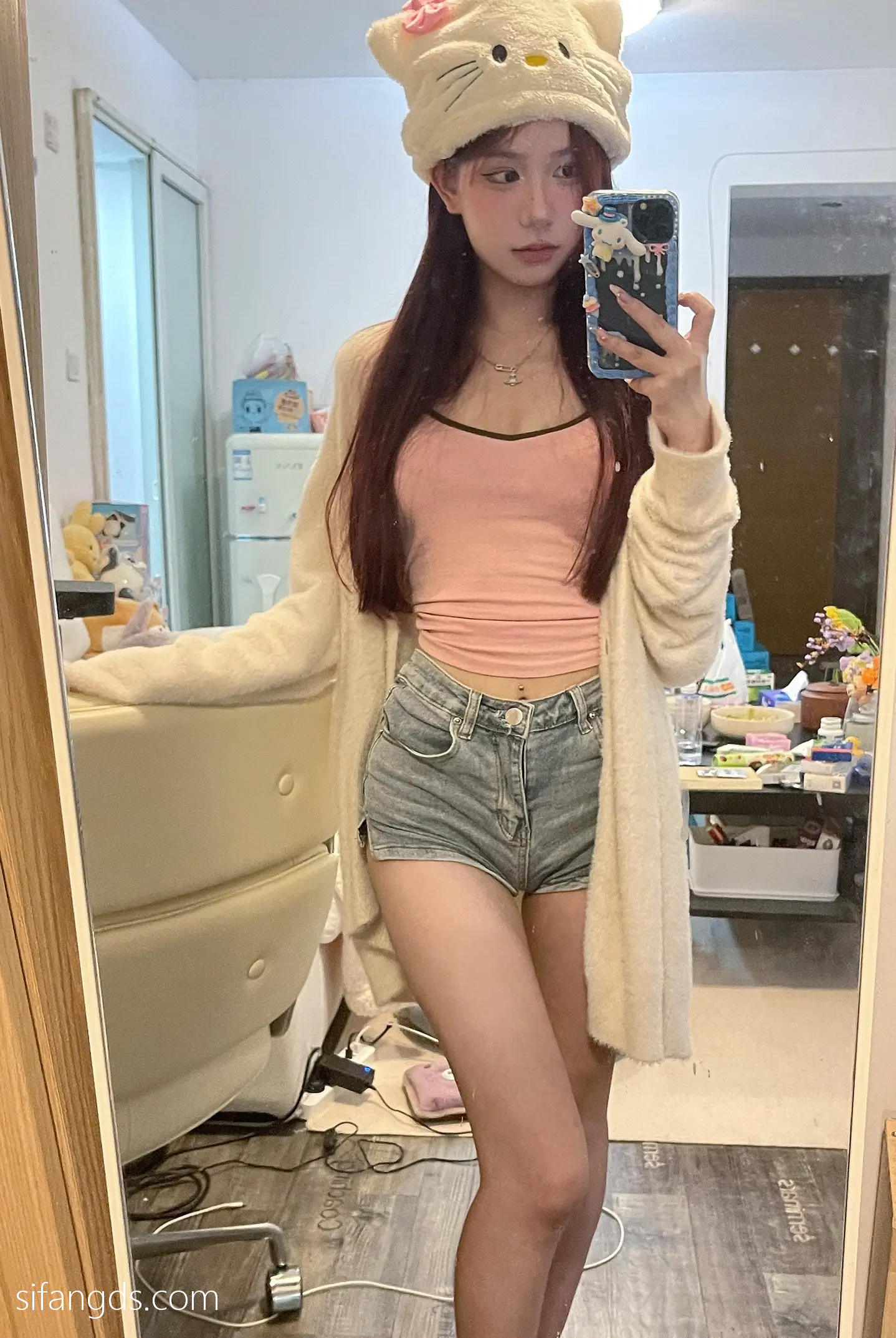 抖音反差女神『宥子oct9』最新定制道具自慰，风骚气质高挑身材男人看了就想侵犯穷人女神富人玩物精盆