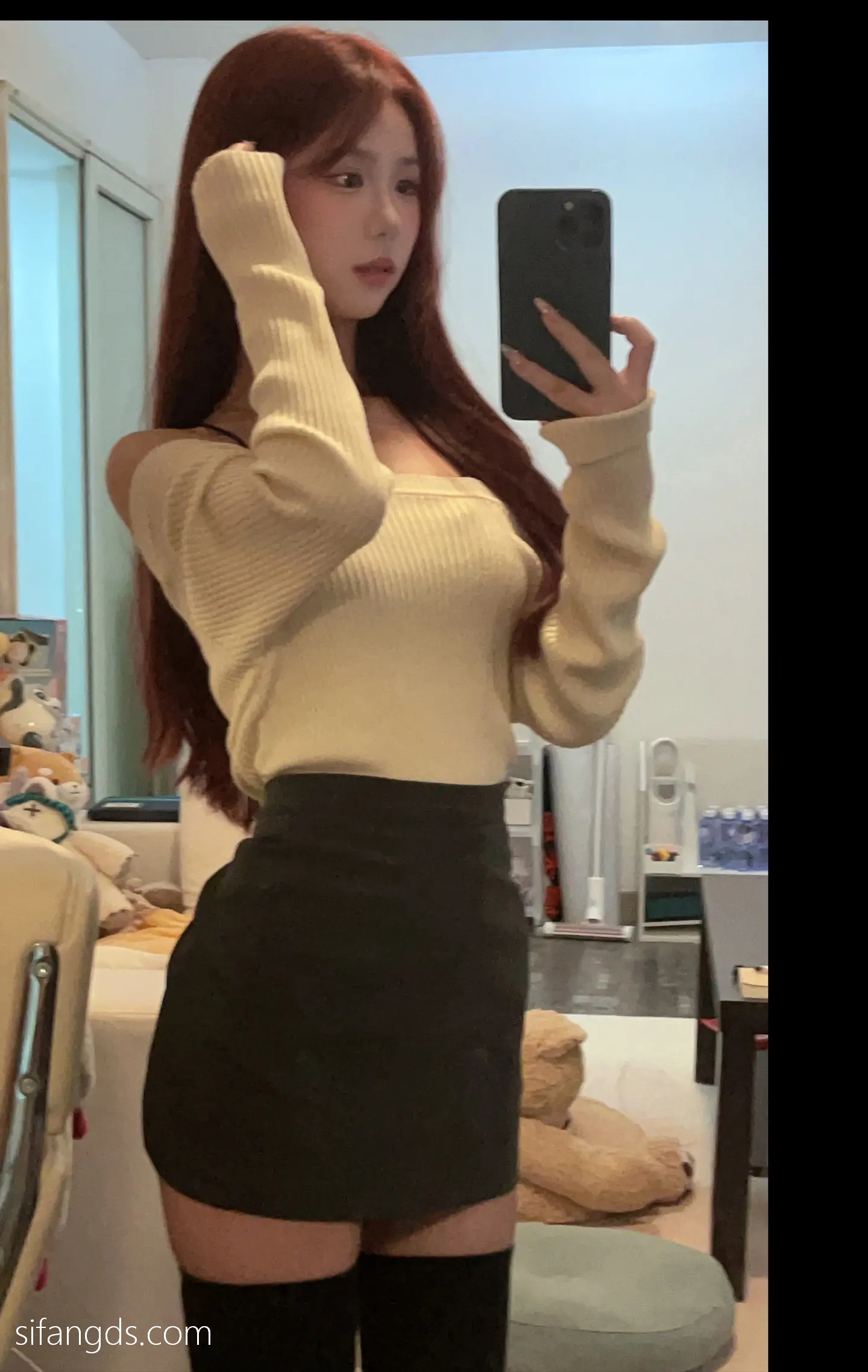 抖音反差女神『宥子oct9』最新定制道具自慰，风骚气质高挑身材男人看了就想侵犯穷人女神富人玩物精盆