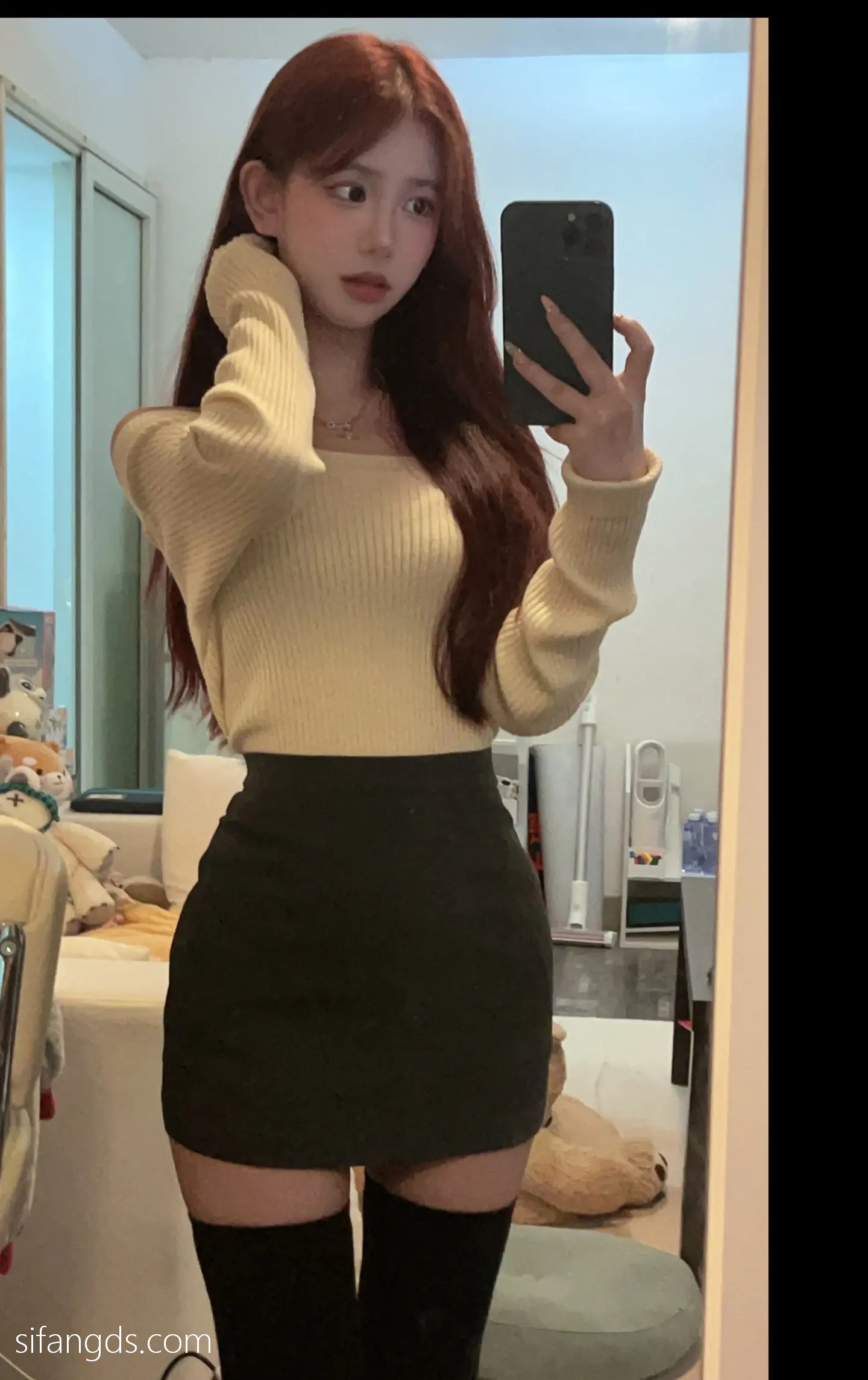 抖音反差女神『宥子oct9』最新定制道具自慰，风骚气质高挑身材男人看了就想侵犯穷人女神富人玩物精盆