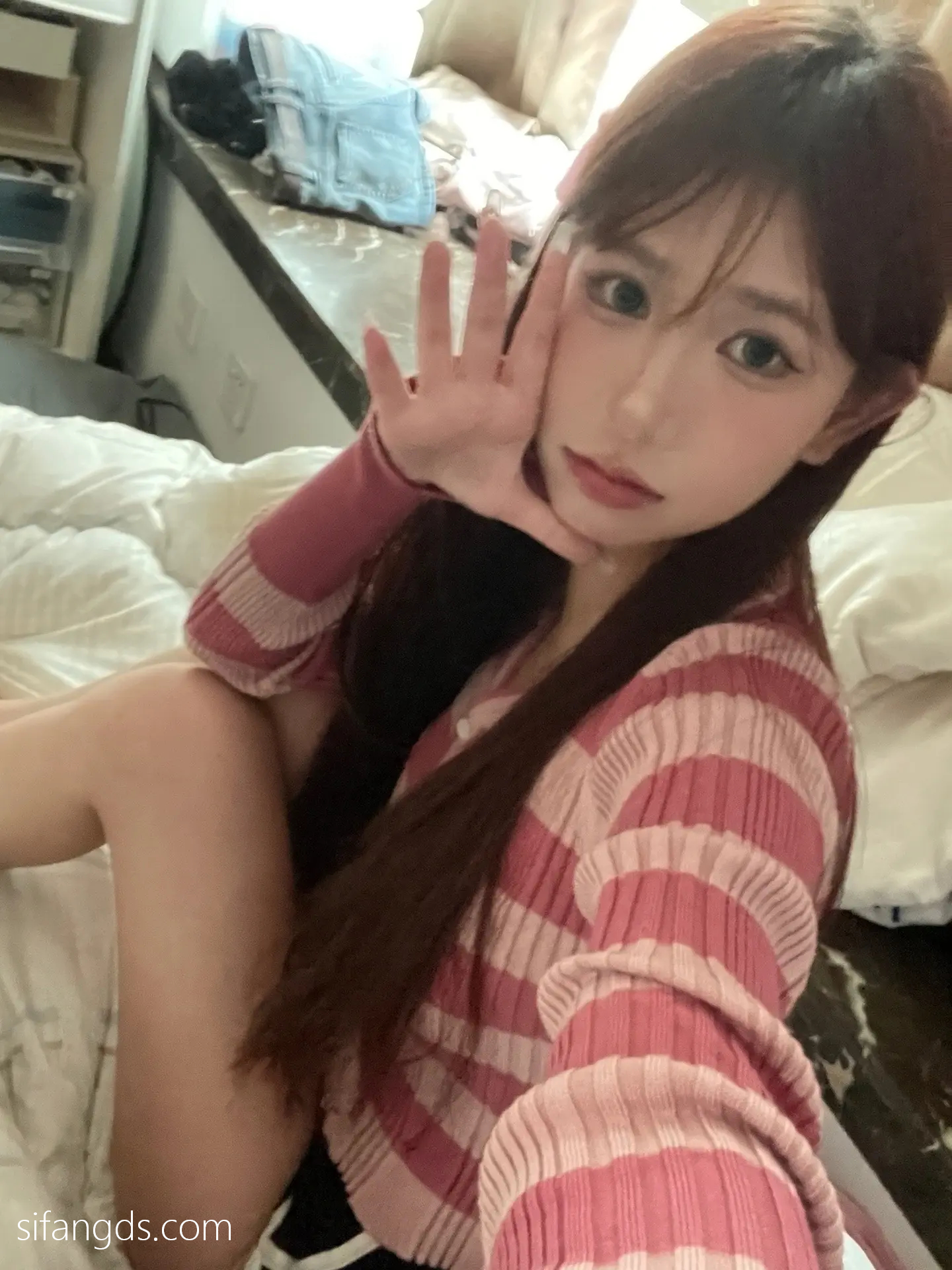 抖音反差女神『宥子oct9』最新定制道具自慰，风骚气质高挑身材男人看了就想侵犯穷人女神富人玩物精盆