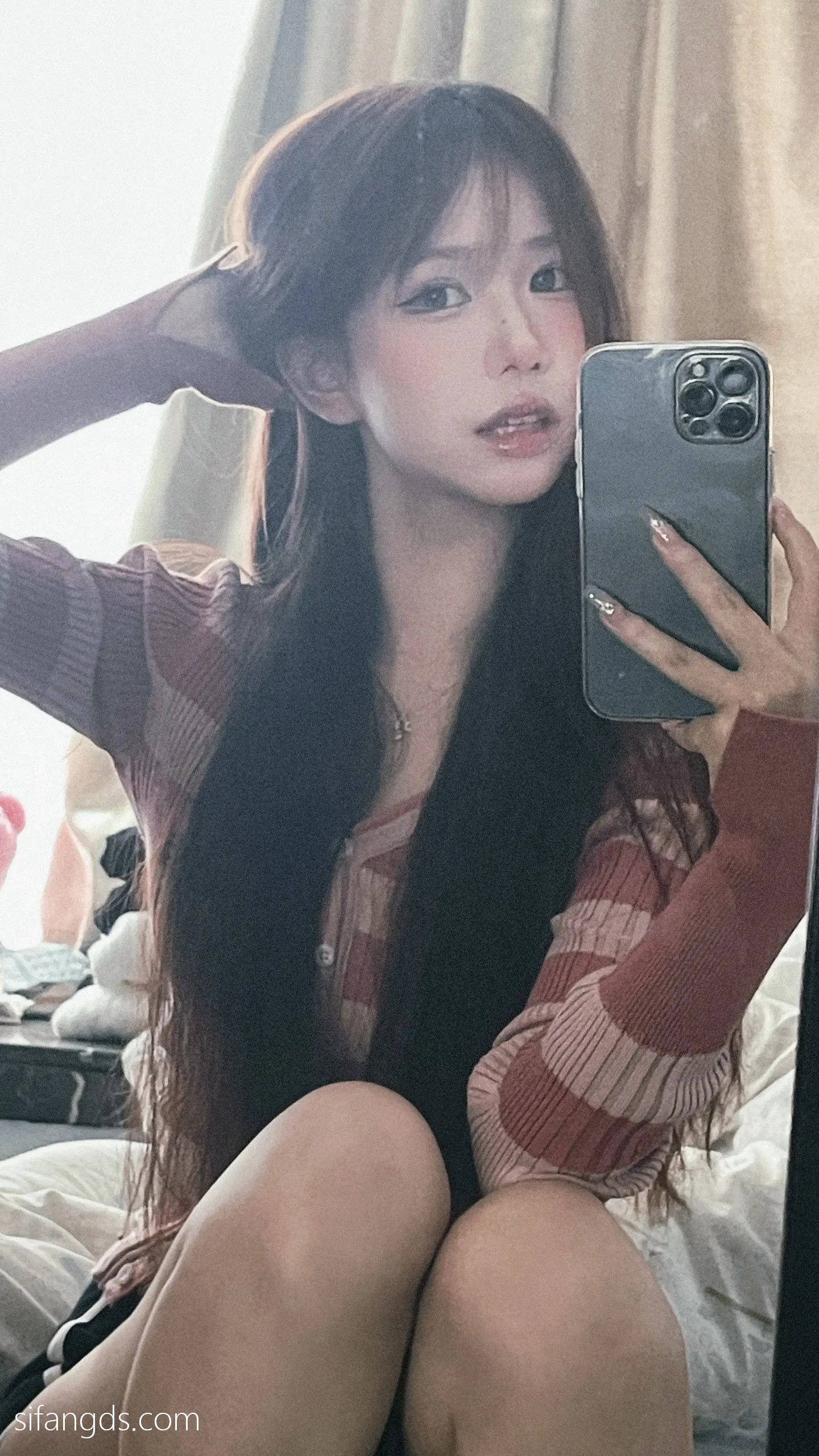 抖音反差女神『宥子oct9』最新定制道具自慰，风骚气质高挑身材男人看了就想侵犯穷人女神富人玩物精盆