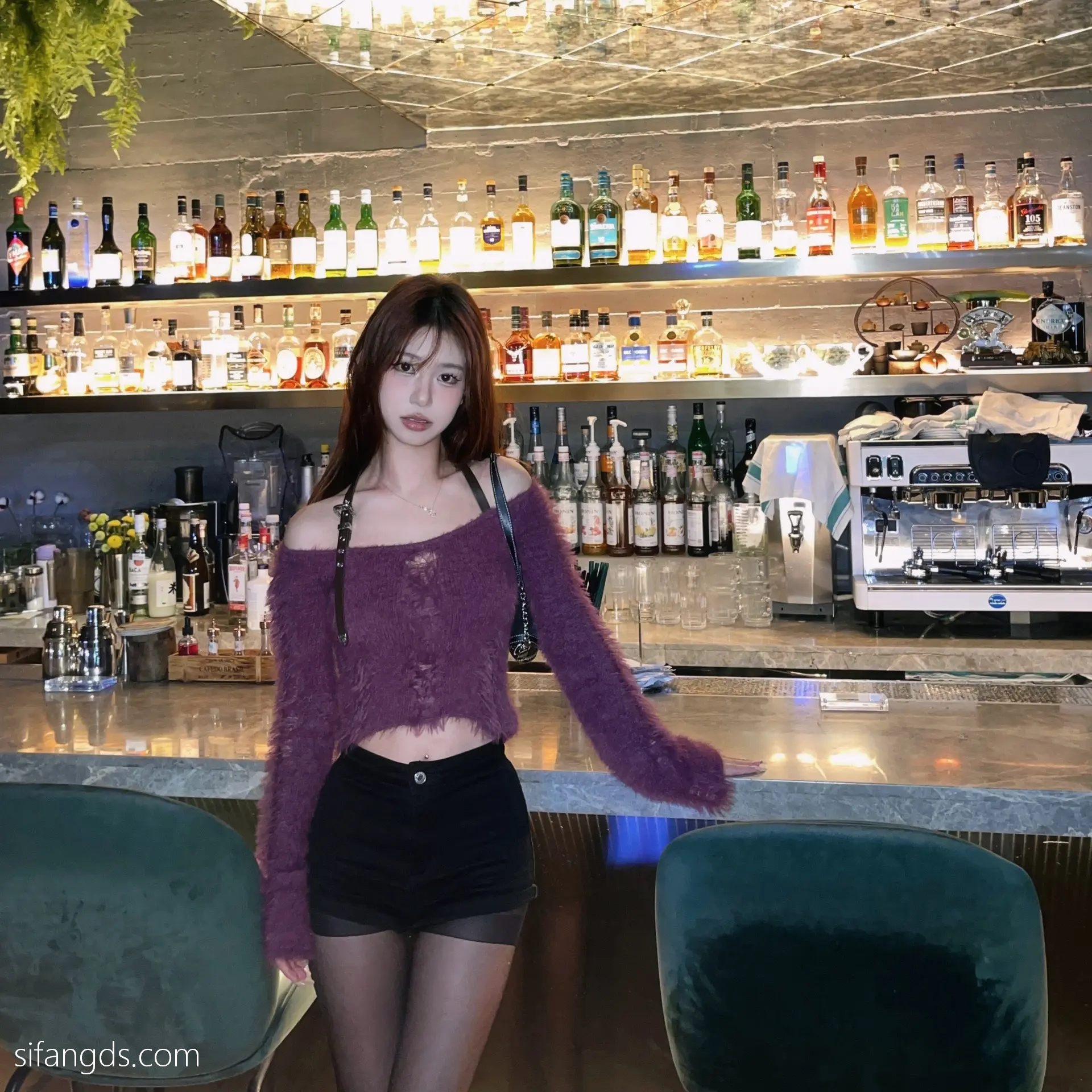 抖音反差女神『宥子oct9』最新定制道具自慰，风骚气质高挑身材男人看了就想侵犯穷人女神富人玩物精盆