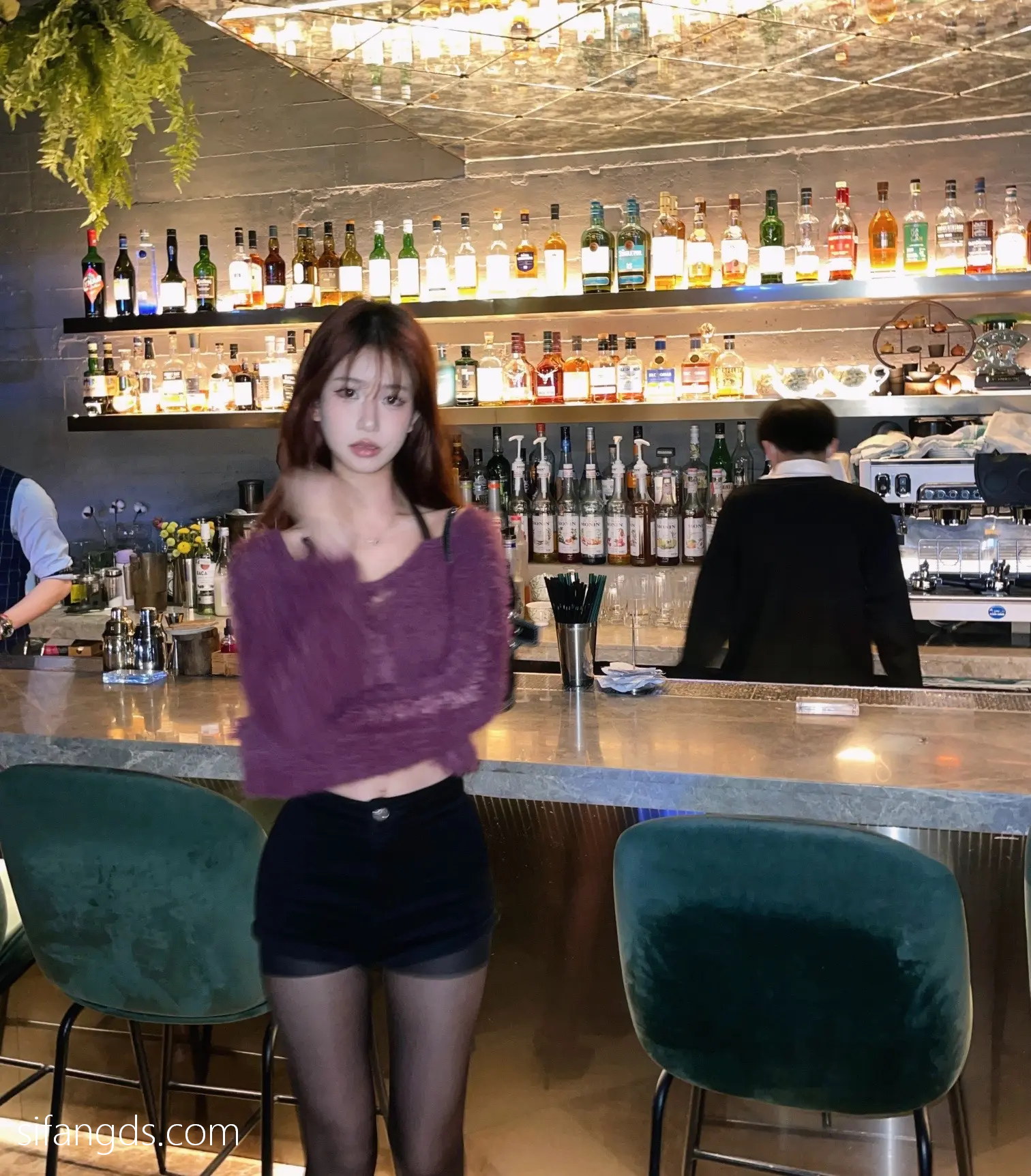 抖音反差女神『宥子oct9』最新定制道具自慰，风骚气质高挑身材男人看了就想侵犯穷人女神富人玩物精盆