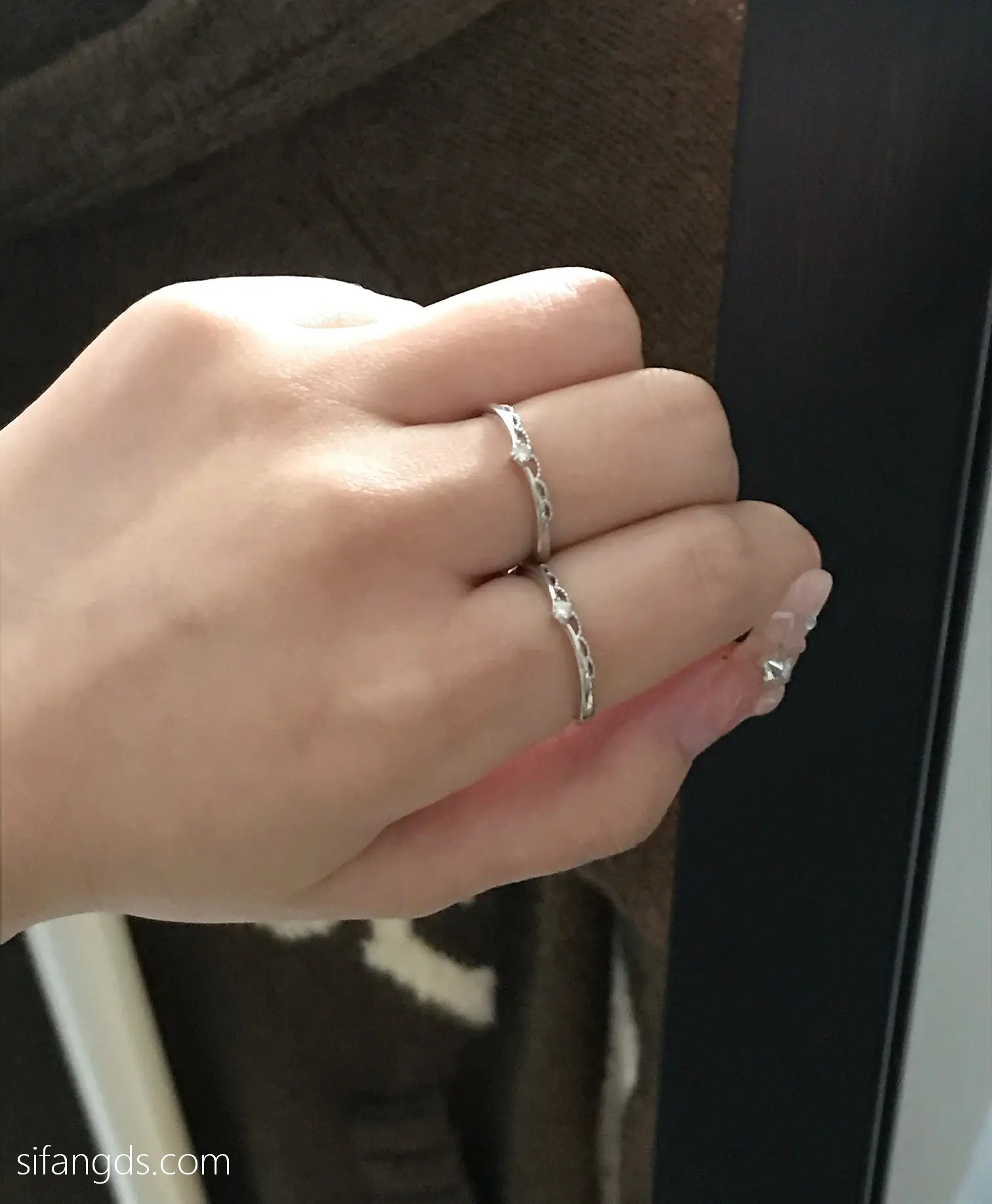 抖音反差女神『宥子oct9』最新定制道具自慰，风骚气质高挑身材男人看了就想侵犯穷人女神富人玩物精盆