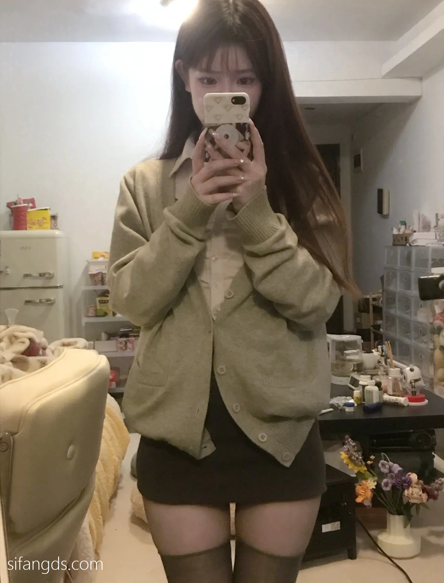 抖音反差女神『宥子oct9』最新定制道具自慰，风骚气质高挑身材男人看了就想侵犯穷人女神富人玩物精盆