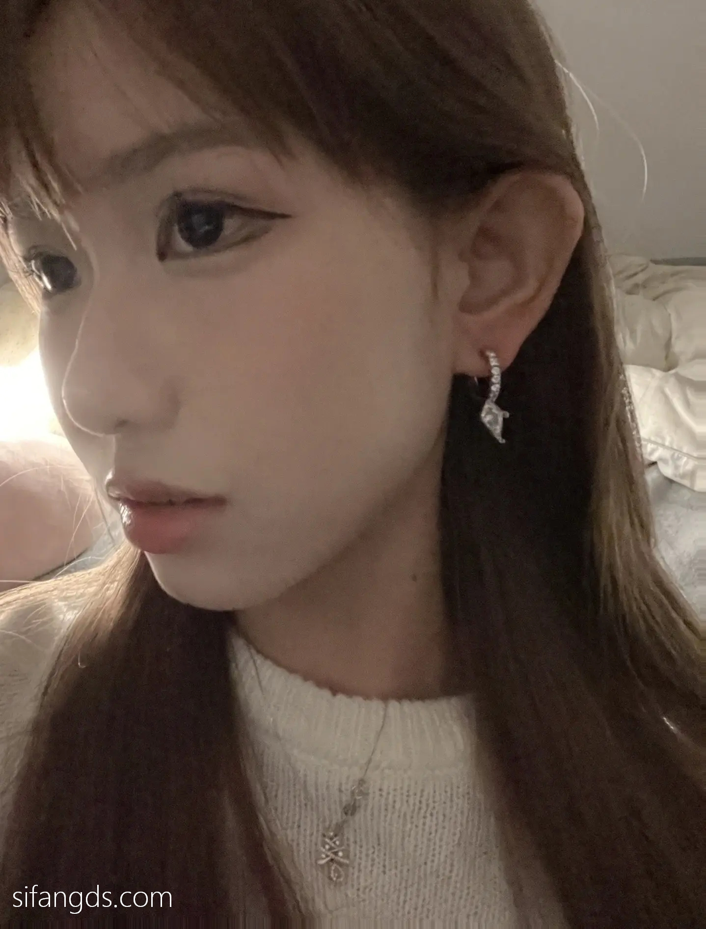 抖音反差女神『宥子oct9』最新定制道具自慰，风骚气质高挑身材男人看了就想侵犯穷人女神富人玩物精盆