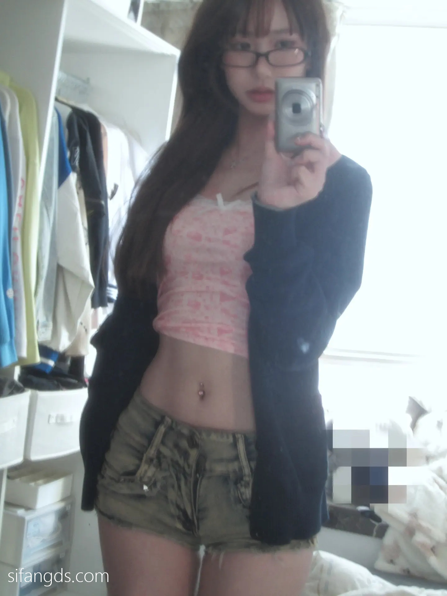 抖音反差女神『宥子oct9』最新定制道具自慰，风骚气质高挑身材男人看了就想侵犯穷人女神富人玩物精盆