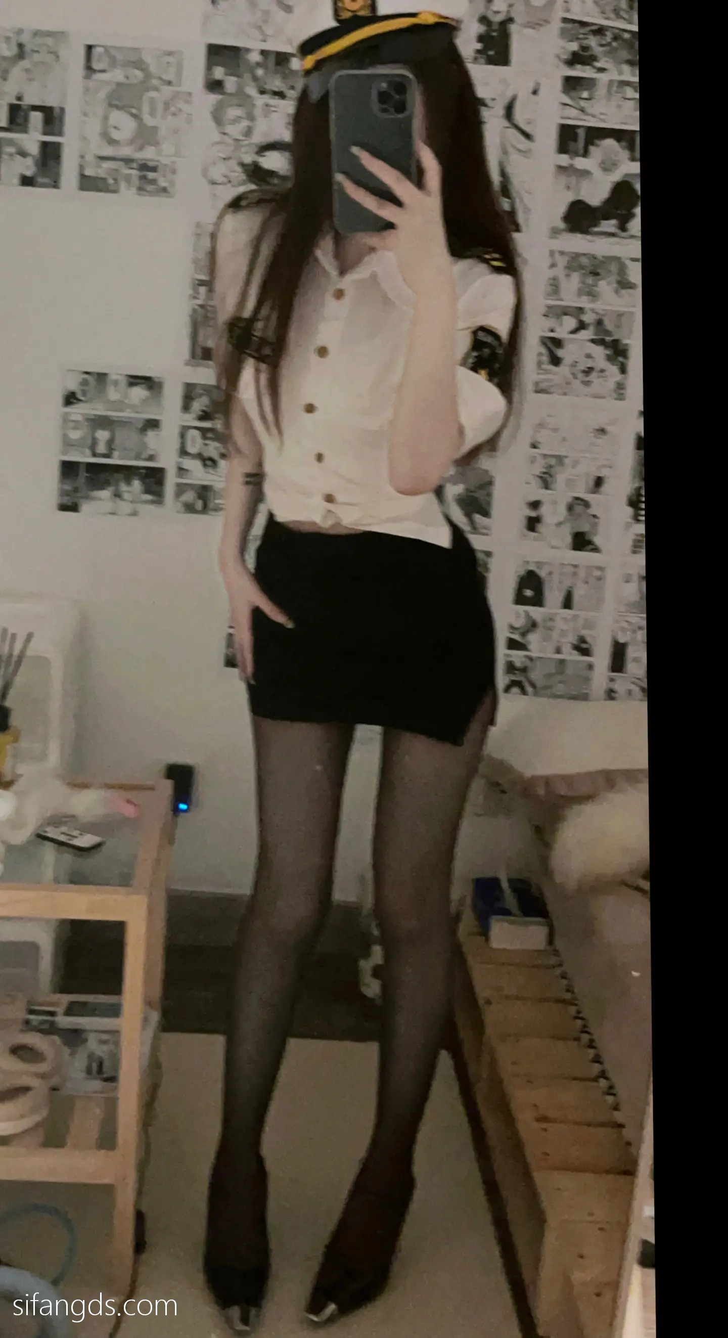 抖音反差女神『宥子oct9』最新定制道具自慰，风骚气质高挑身材男人看了就想侵犯穷人女神富人玩物精盆