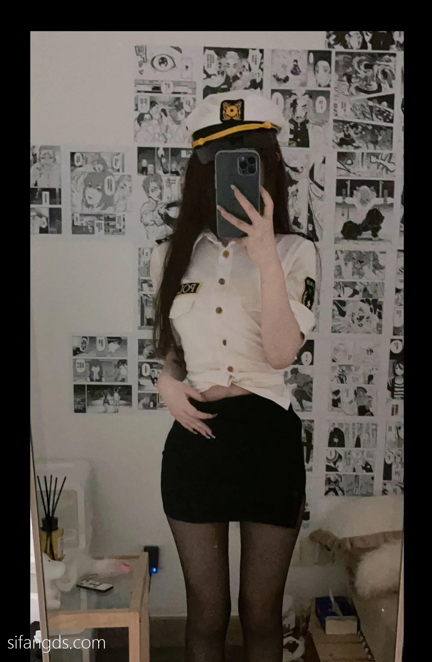 抖音反差女神『宥子oct9』最新定制道具自慰，风骚气质高挑身材男人看了就想侵犯穷人女神富人玩物精盆