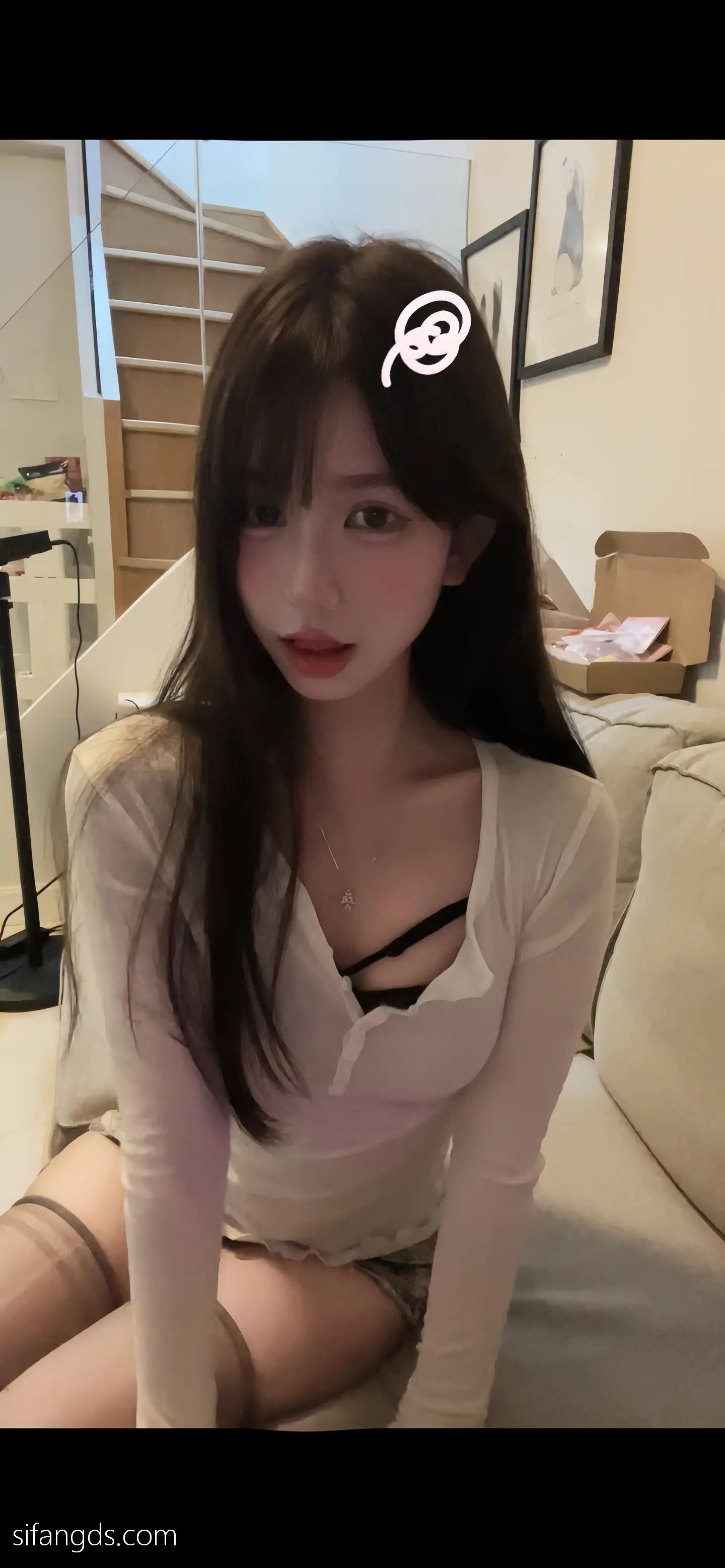 抖音反差女神『宥子oct9』最新定制道具自慰，风骚气质高挑身材男人看了就想侵犯穷人女神富人玩物精盆