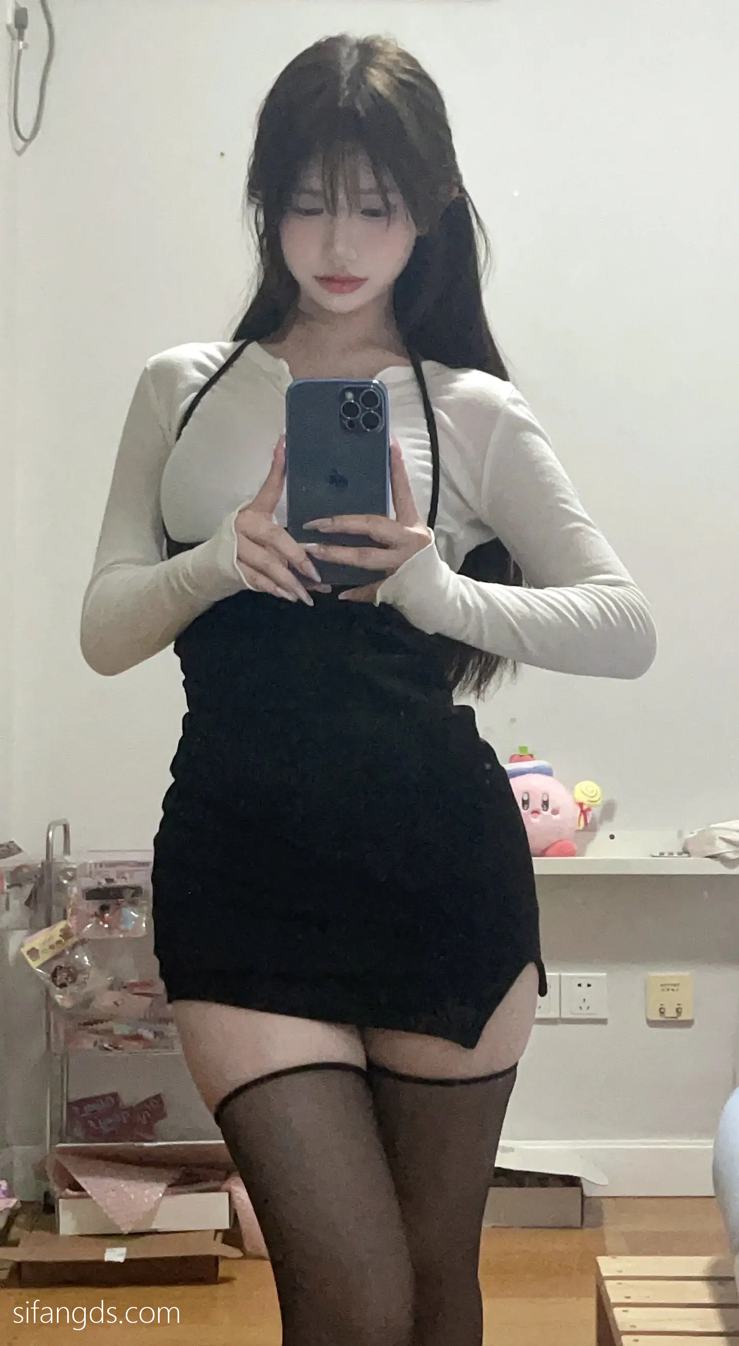 抖音反差女神『宥子oct9』最新定制道具自慰，风骚气质高挑身材男人看了就想侵犯穷人女神富人玩物精盆