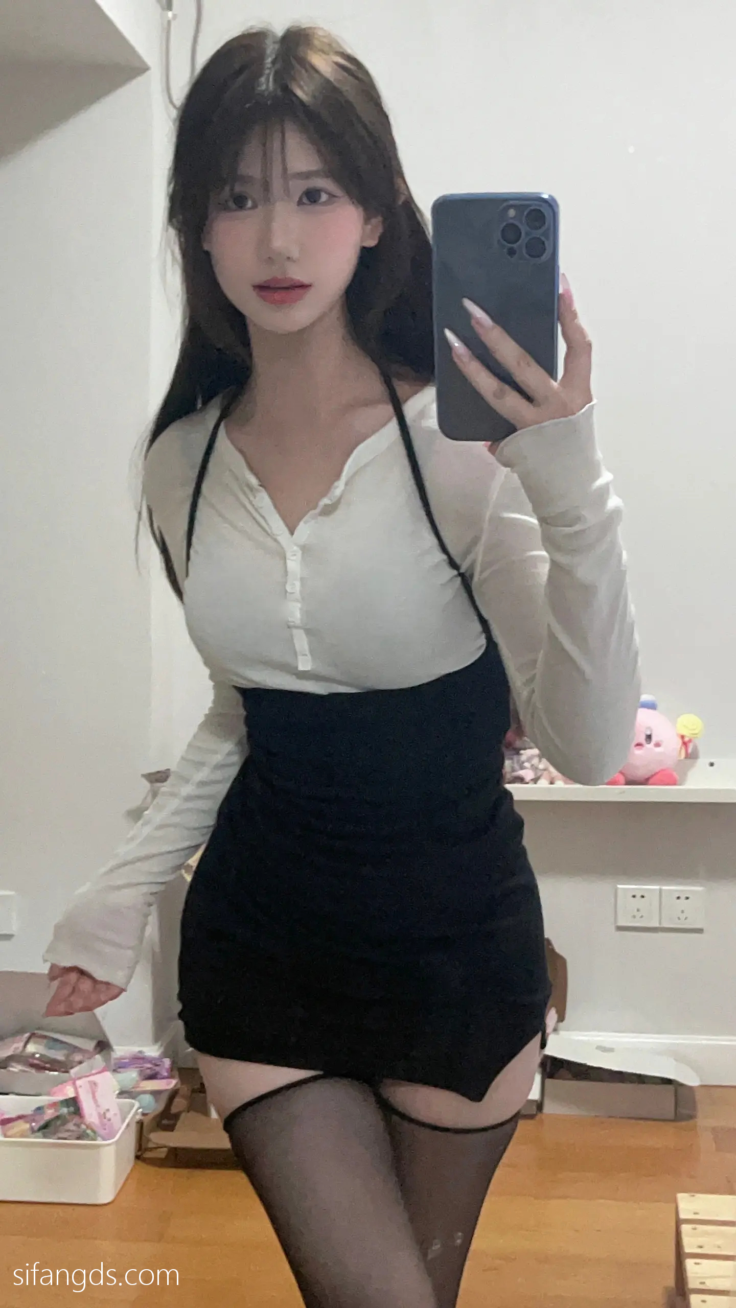 抖音反差女神『宥子oct9』最新定制道具自慰，风骚气质高挑身材男人看了就想侵犯穷人女神富人玩物精盆