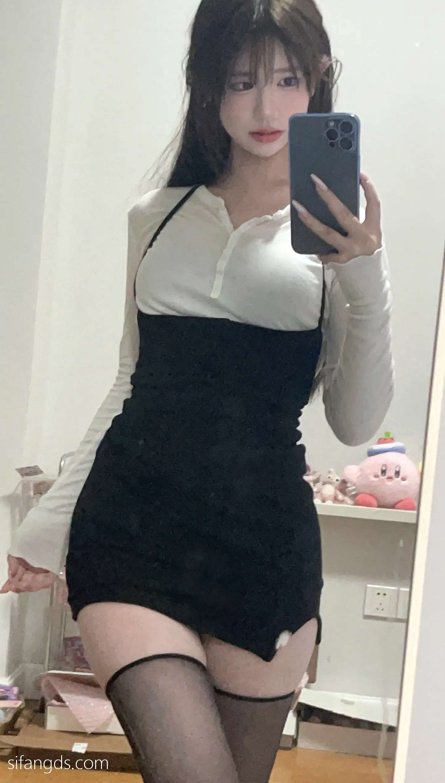 抖音反差女神『宥子oct9』最新定制道具自慰，风骚气质高挑身材男人看了就想侵犯穷人女神富人玩物精盆