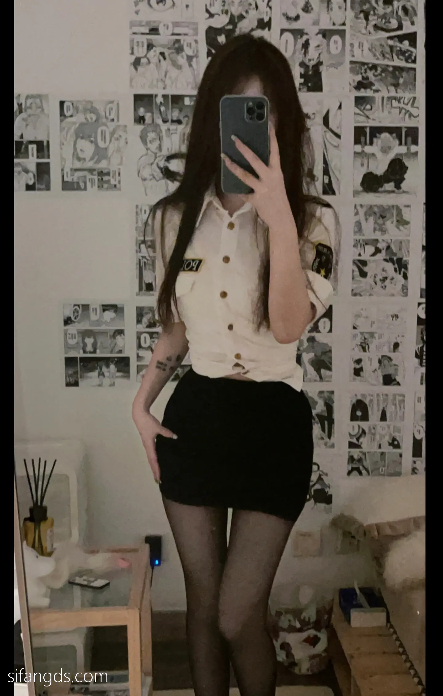 抖音反差女神『宥子oct9』最新定制道具自慰，风骚气质高挑身材男人看了就想侵犯穷人女神富人玩物精盆