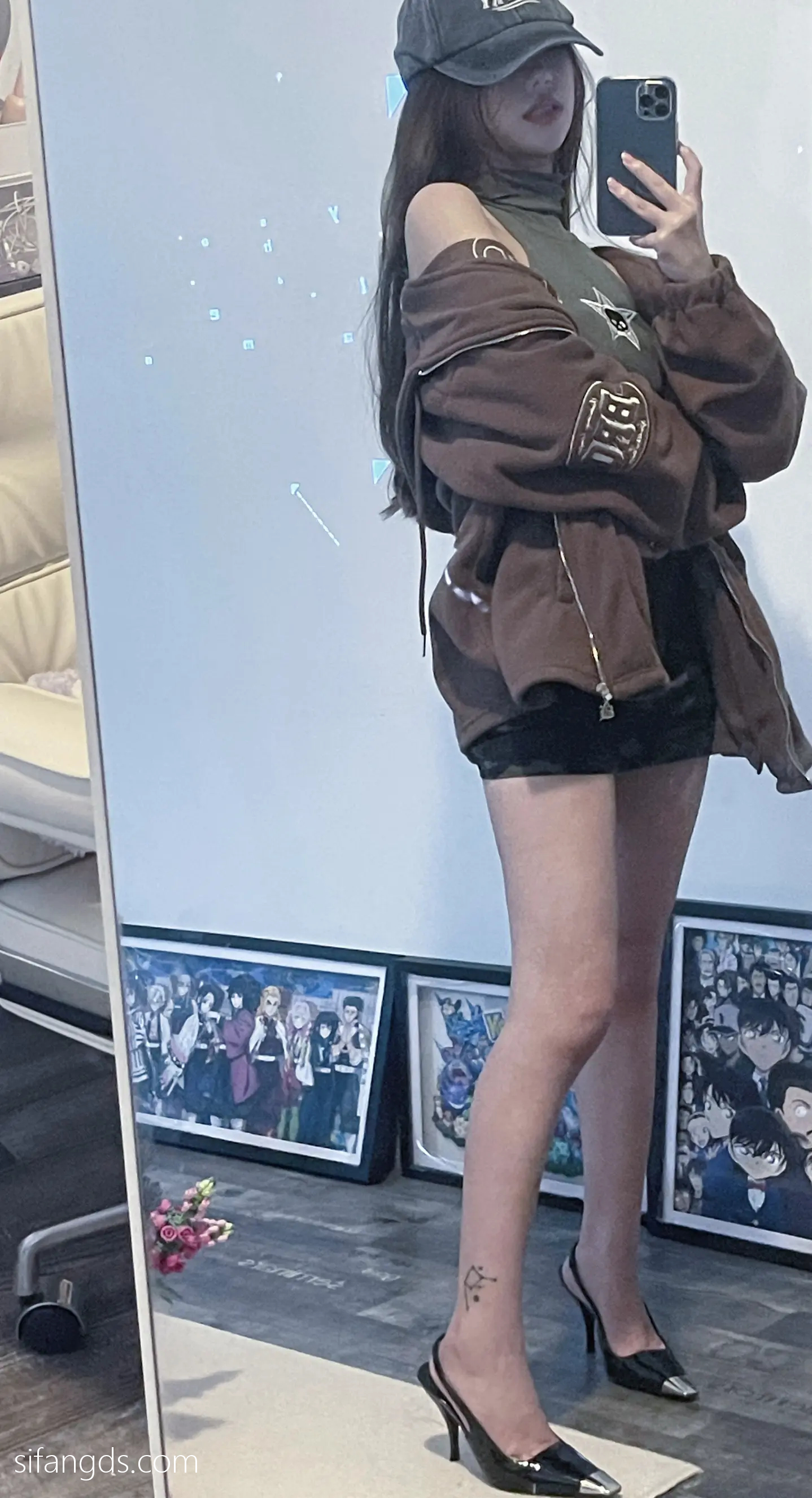 抖音反差女神『宥子oct9』最新定制道具自慰，风骚气质高挑身材男人看了就想侵犯穷人女神富人玩物精盆