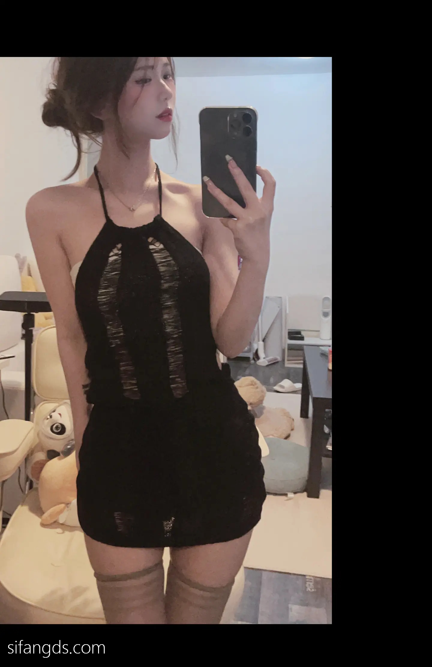 抖音反差女神『宥子oct9』最新定制道具自慰，风骚气质高挑身材男人看了就想侵犯穷人女神富人玩物精盆