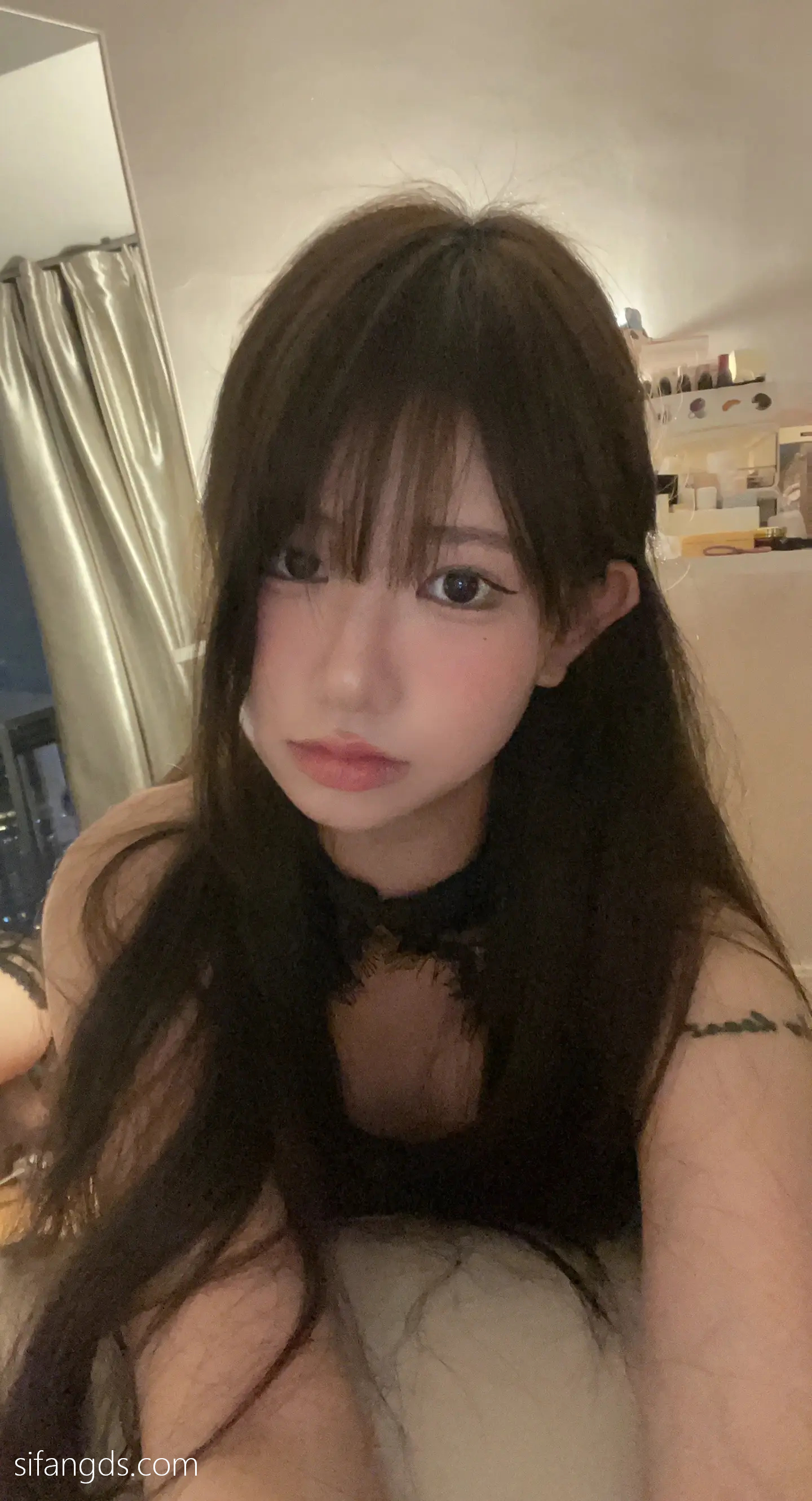 抖音反差女神『宥子oct9』最新定制道具自慰，风骚气质高挑身材男人看了就想侵犯穷人女神富人玩物精盆