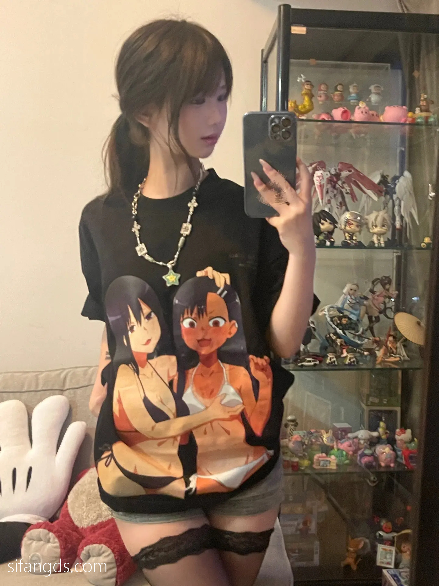 抖音反差女神『宥子oct9』最新定制道具自慰，风骚气质高挑身材男人看了就想侵犯穷人女神富人玩物精盆