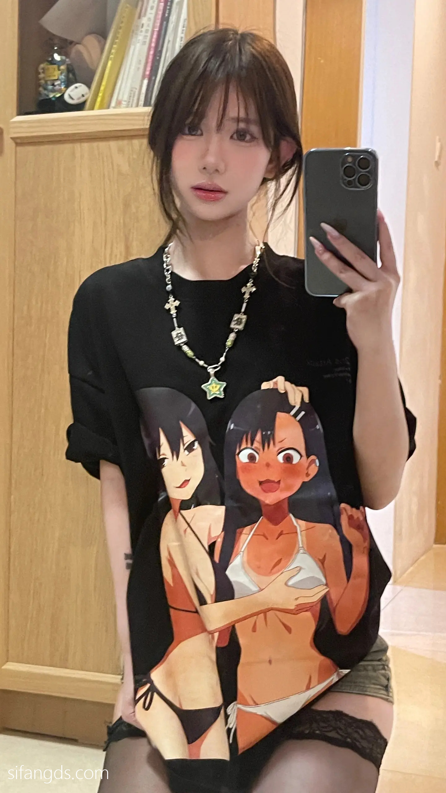 抖音反差女神『宥子oct9』最新定制道具自慰，风骚气质高挑身材男人看了就想侵犯穷人女神富人玩物精盆