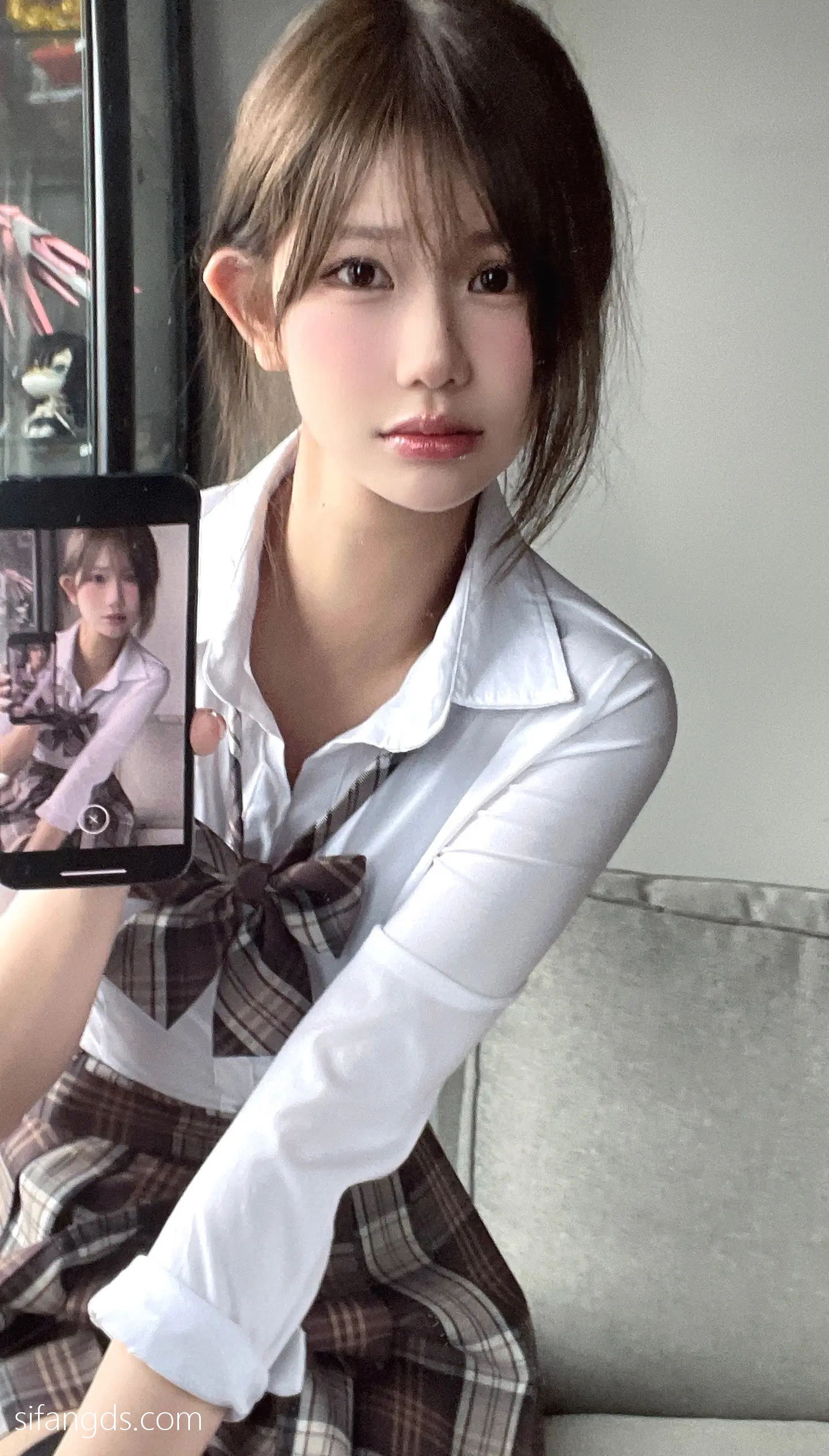 抖音反差女神『宥子oct9』最新定制道具自慰，风骚气质高挑身材男人看了就想侵犯穷人女神富人玩物精盆