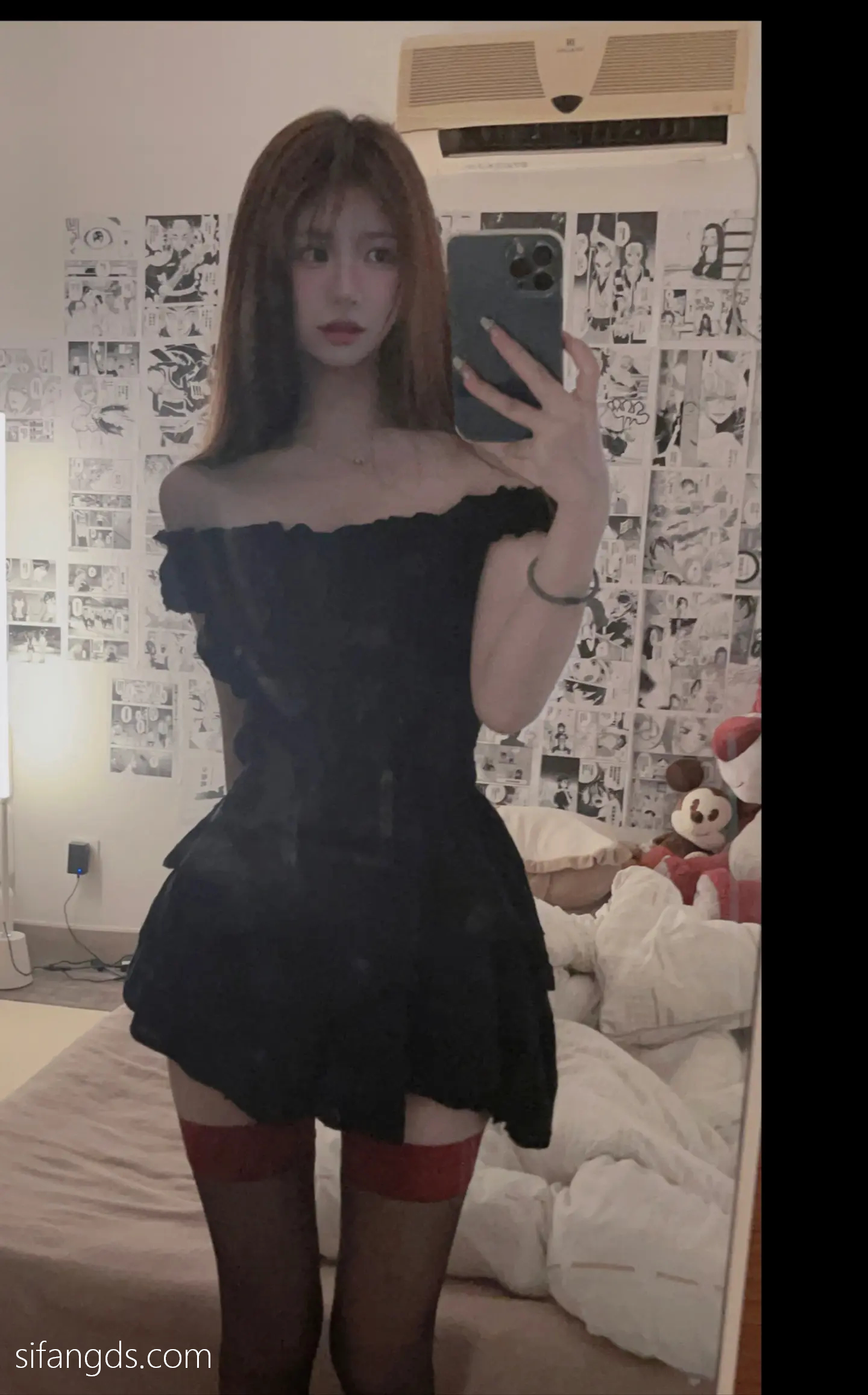 抖音反差女神『宥子oct9』最新定制道具自慰，风骚气质高挑身材男人看了就想侵犯穷人女神富人玩物精盆