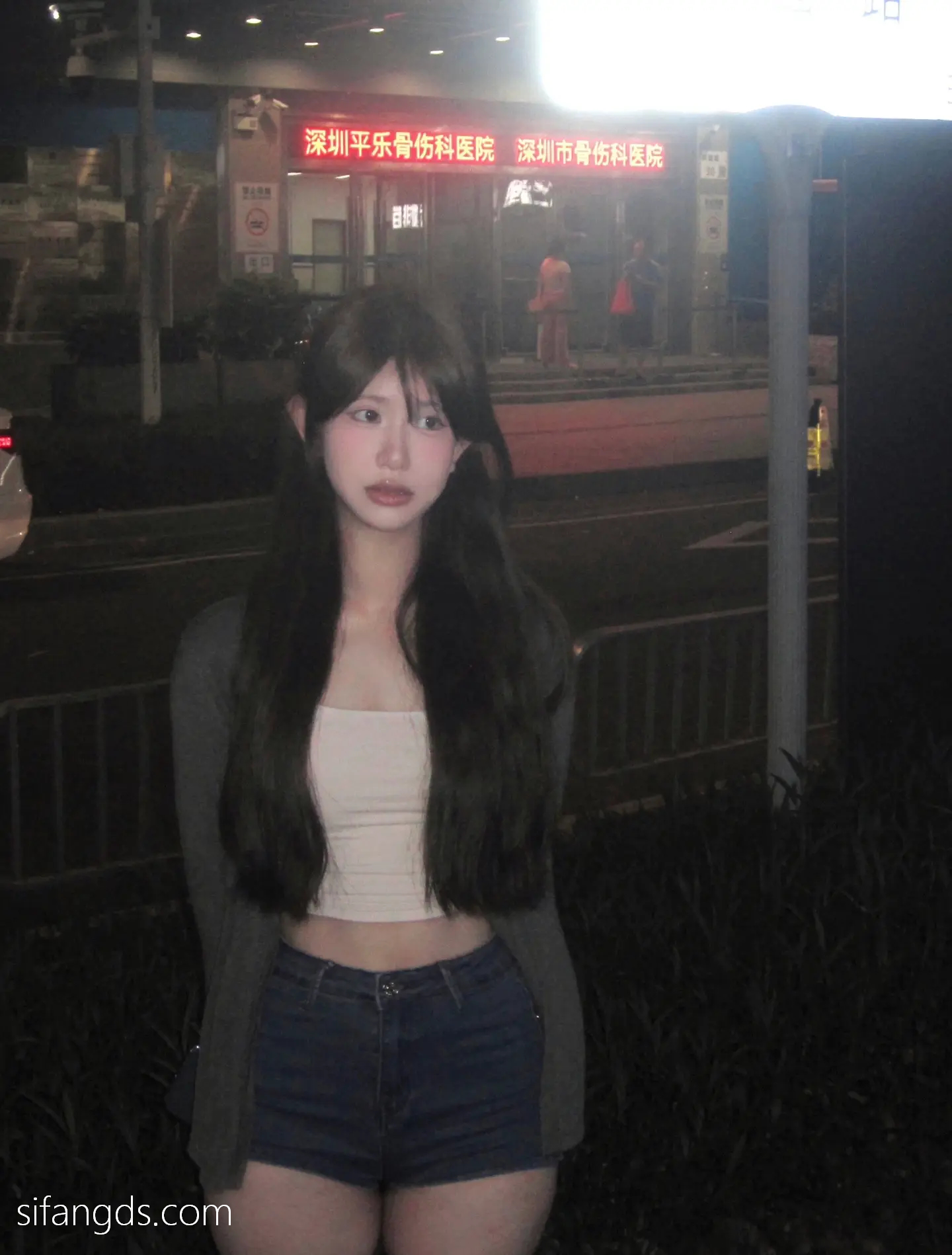 抖音反差女神『宥子oct9』最新定制道具自慰，风骚气质高挑身材男人看了就想侵犯穷人女神富人玩物精盆