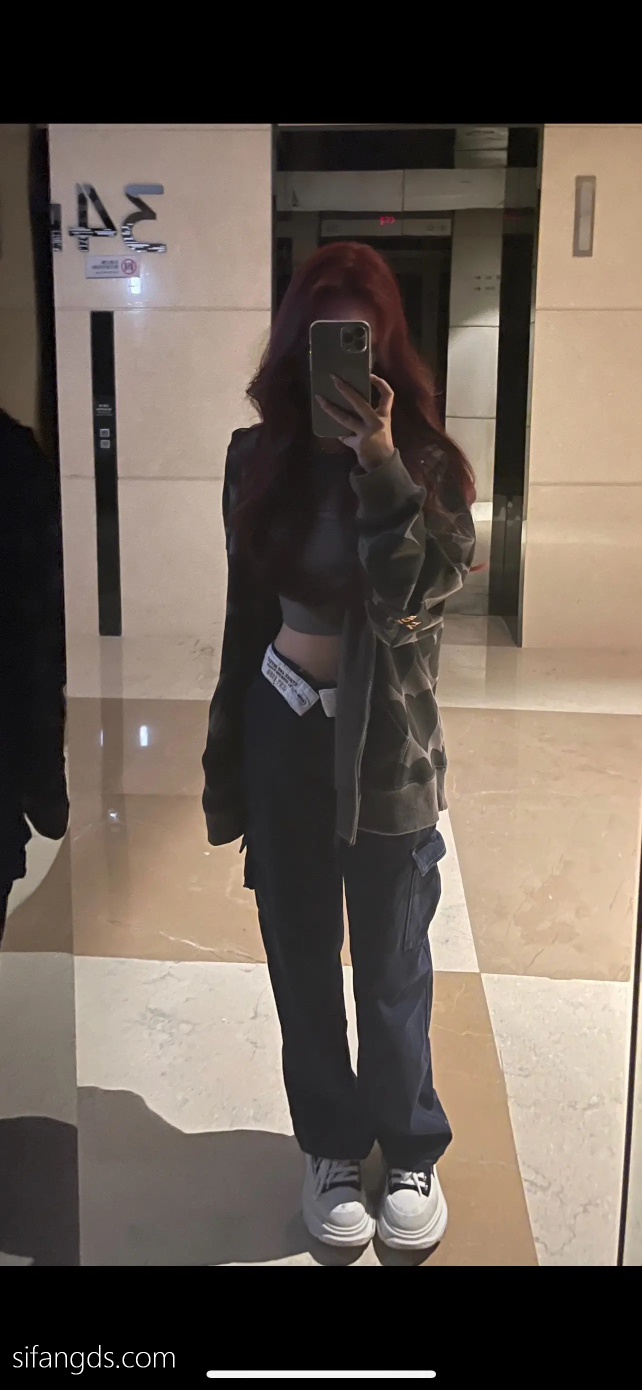 抖音反差女神『宥子oct9』最新定制道具自慰，风骚气质高挑身材男人看了就想侵犯穷人女神富人玩物精盆