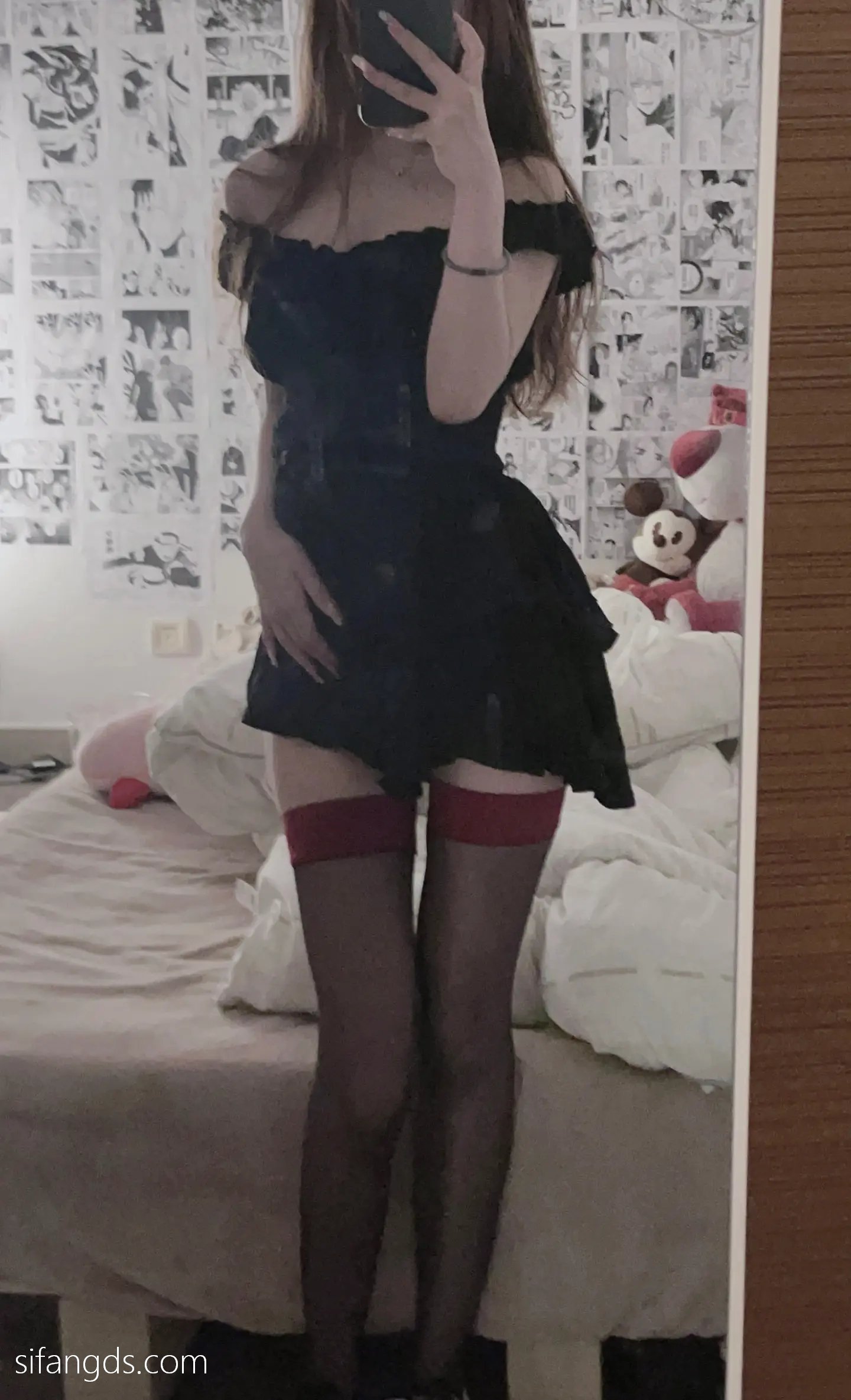 抖音反差女神『宥子oct9』最新定制道具自慰，风骚气质高挑身材男人看了就想侵犯穷人女神富人玩物精盆