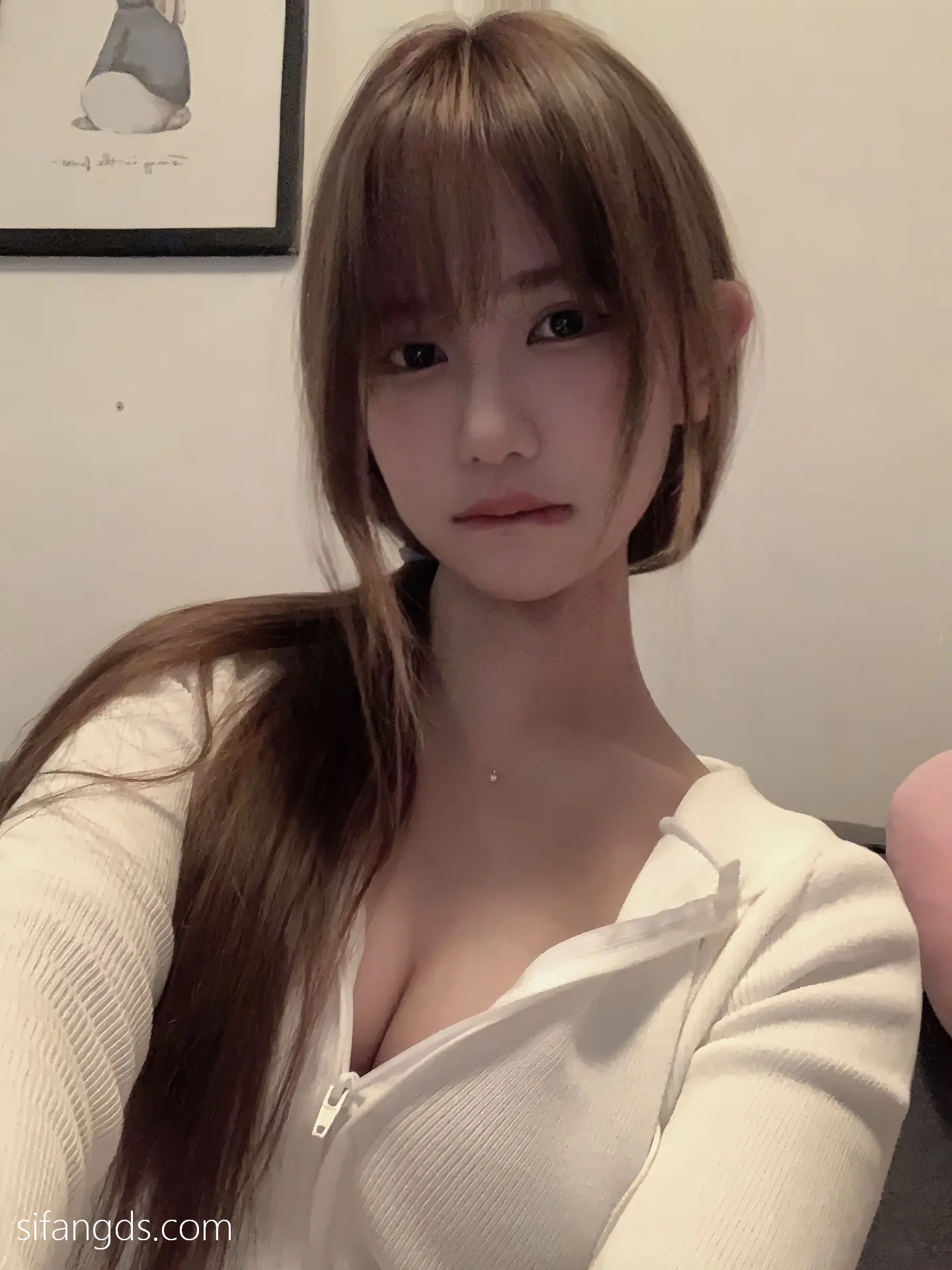 抖音反差女神『宥子oct9』最新定制道具自慰，风骚气质高挑身材男人看了就想侵犯穷人女神富人玩物精盆