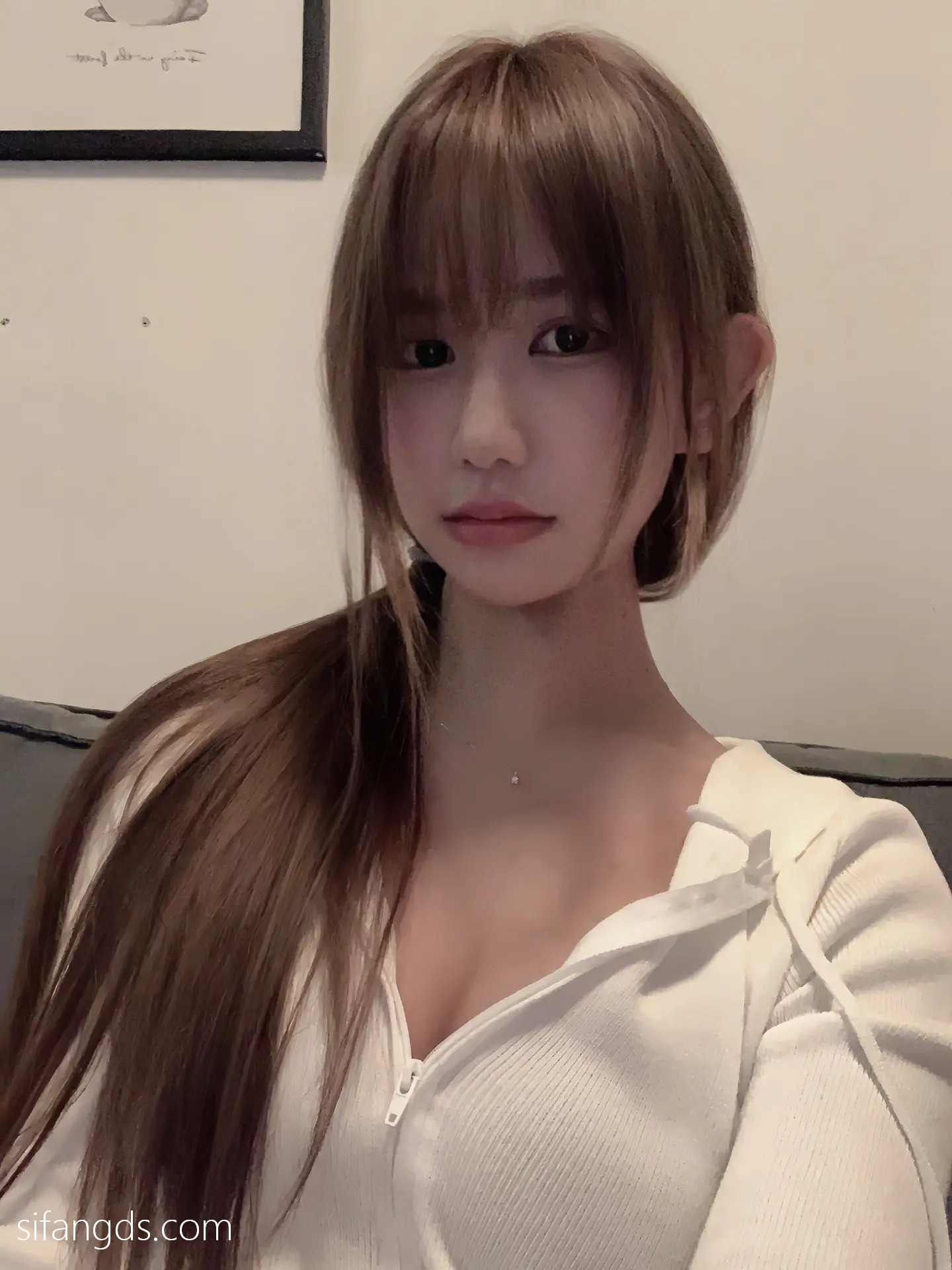 抖音反差女神『宥子oct9』最新定制道具自慰，风骚气质高挑身材男人看了就想侵犯穷人女神富人玩物精盆