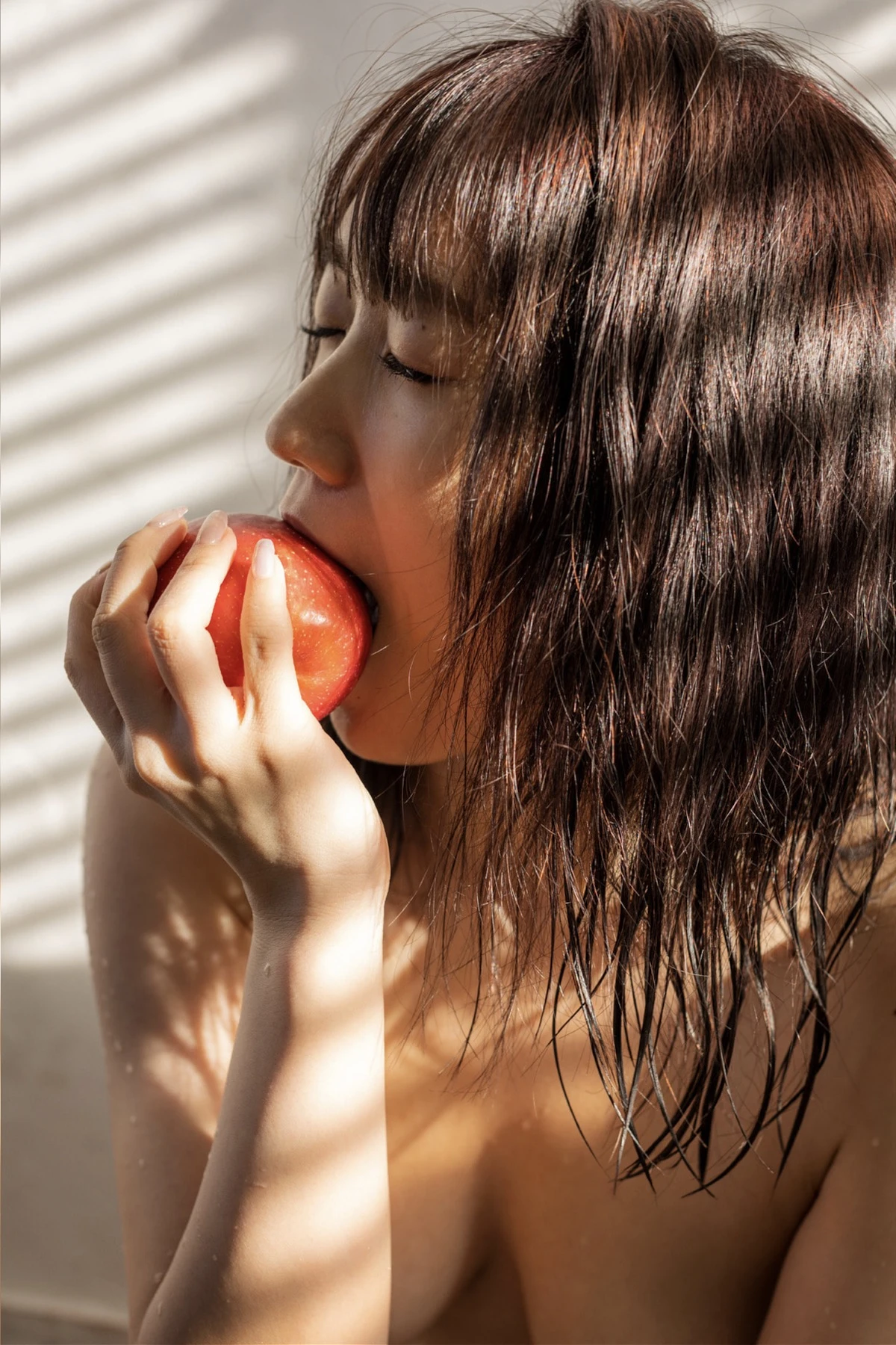 Hono Wakamiya 若宮穂乃, 写真集 「全ての欲望が満たされるカラダ」 Set.01