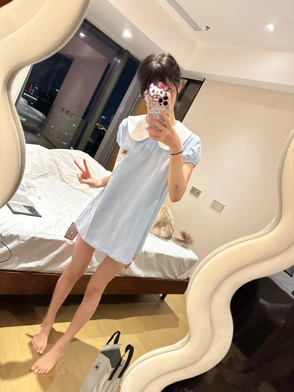 可爱清纯萝莉嫩妹子大尺度私拍收费套图视频