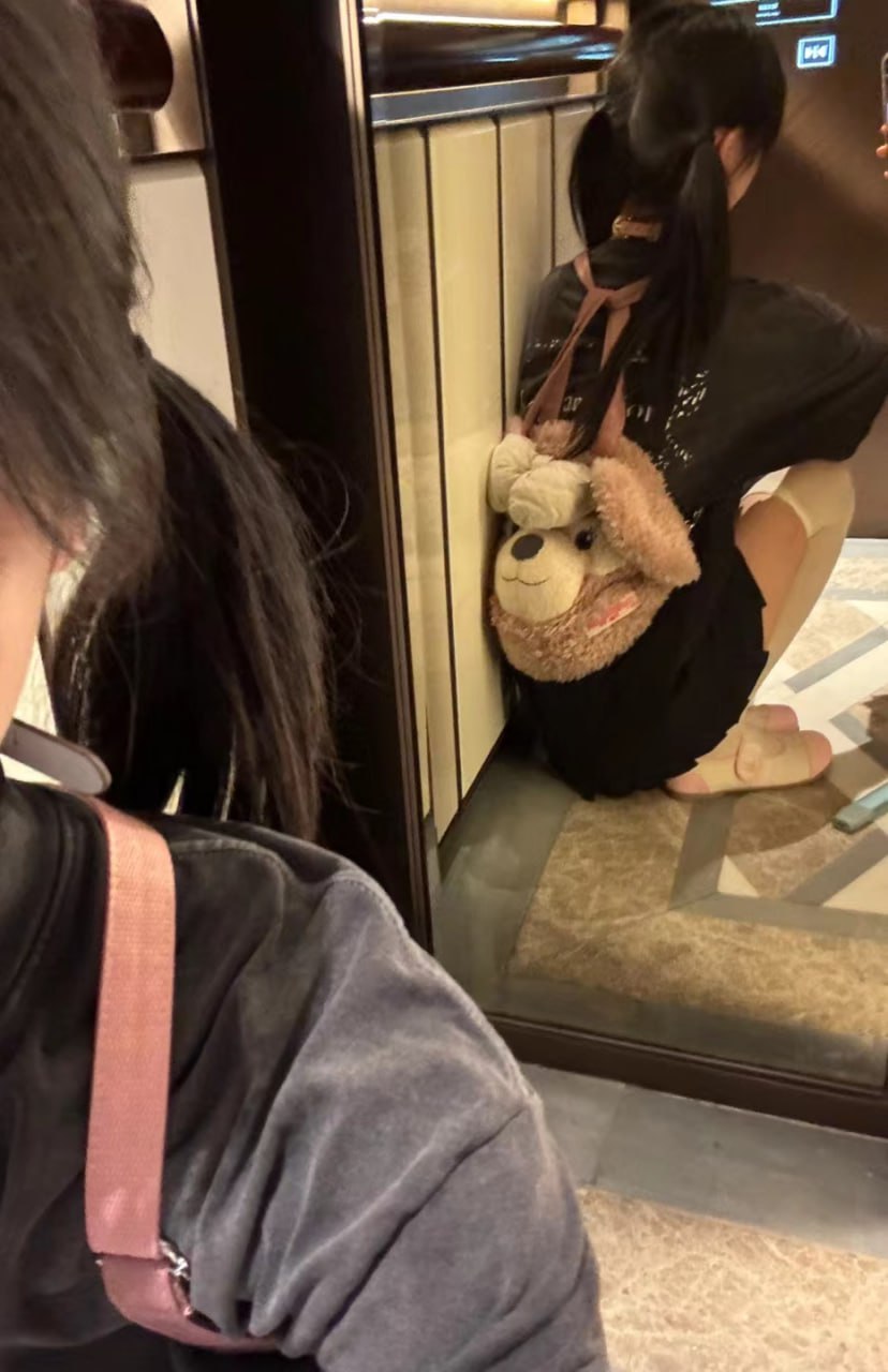 可爱清纯萝莉嫩妹子大尺度私拍收费套图视频