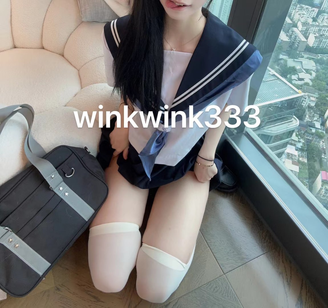 可爱清纯萝莉嫩妹子大尺度私拍收费套图视频