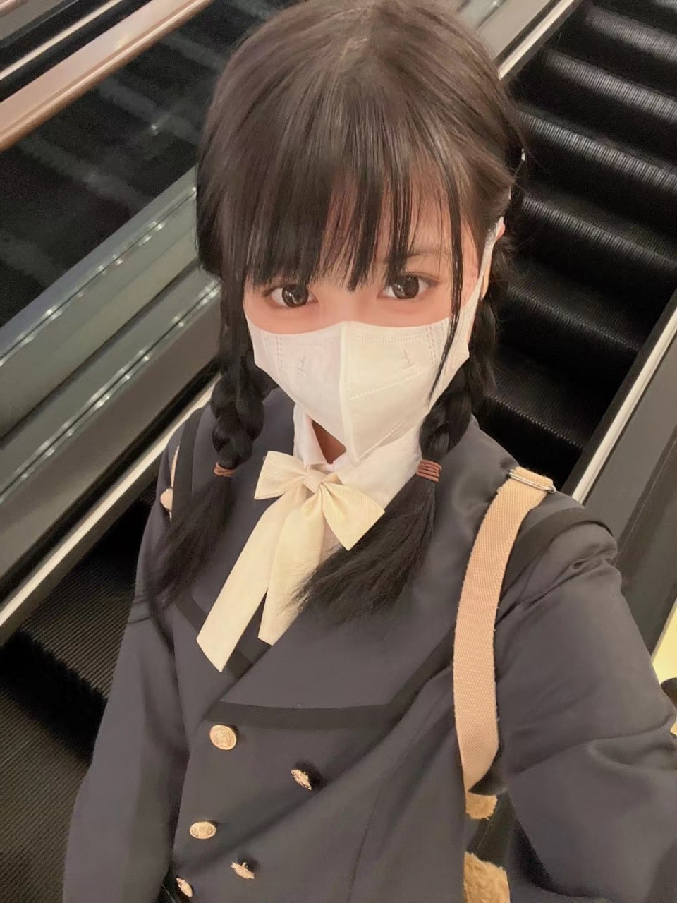 可爱清纯萝莉嫩妹子大尺度私拍收费套图视频