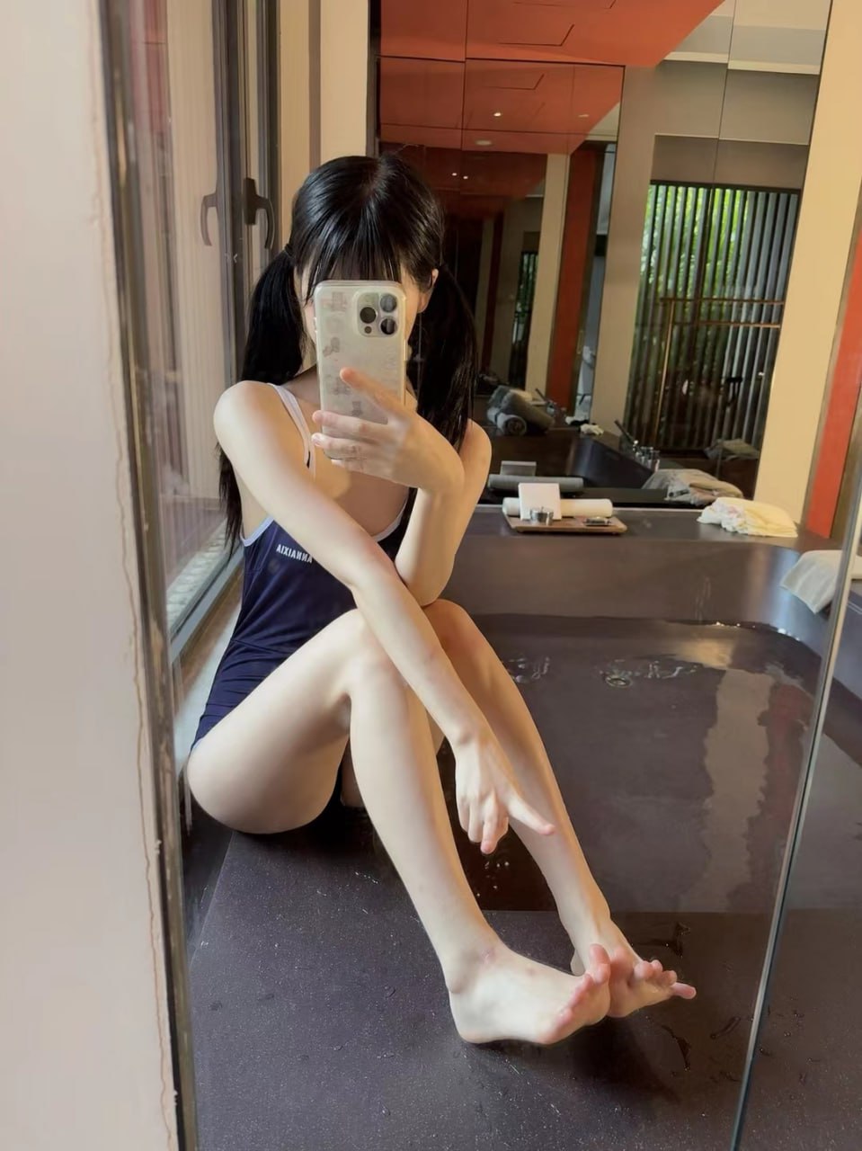 可爱清纯萝莉嫩妹子大尺度私拍收费套图视频