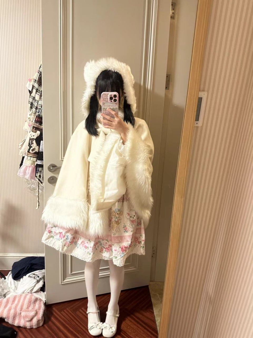 可爱清纯萝莉嫩妹子大尺度私拍收费套图视频