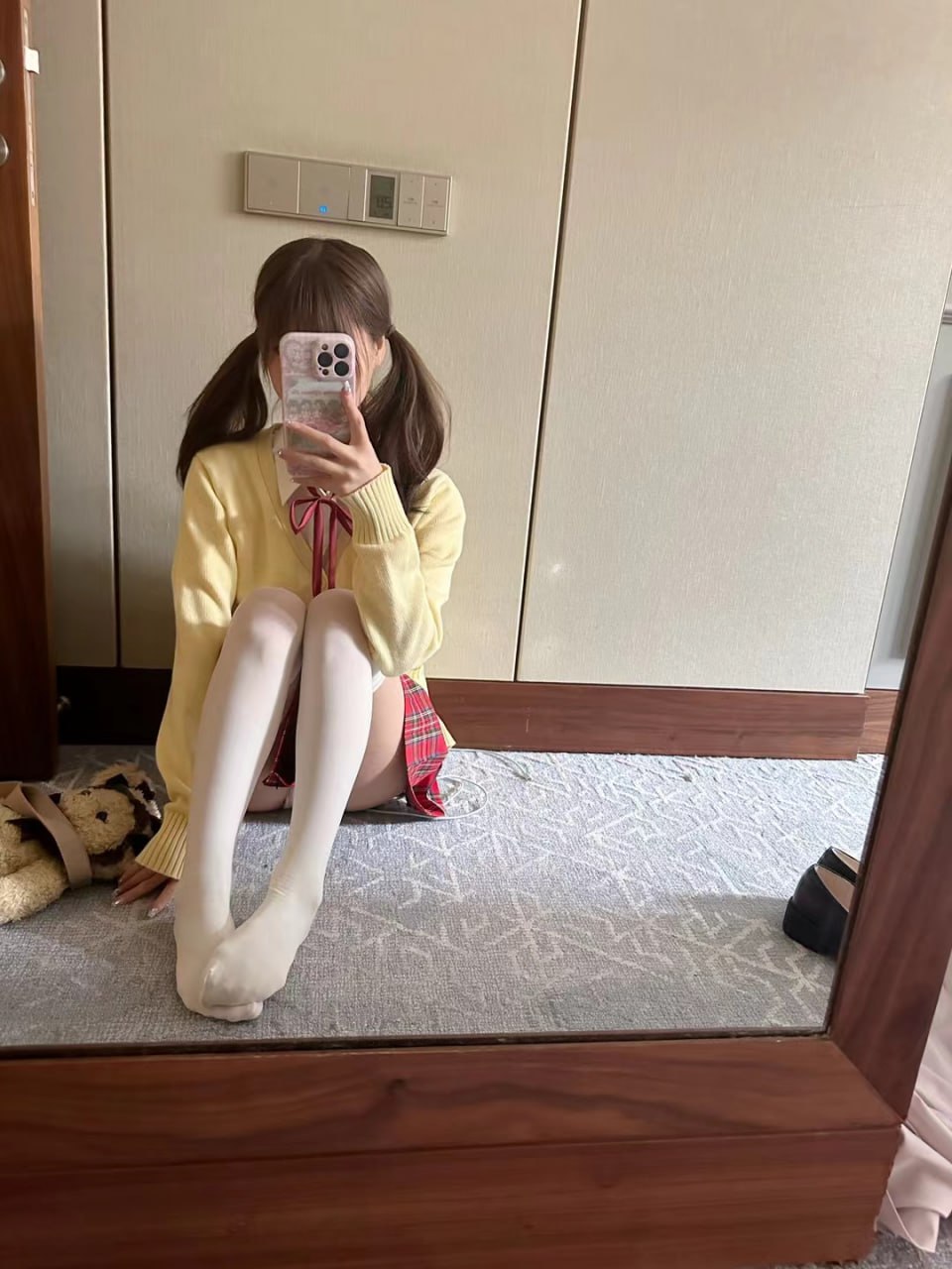 可爱清纯萝莉嫩妹子大尺度私拍收费套图视频