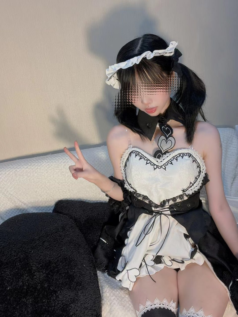 可爱清纯萝莉嫩妹子大尺度私拍收费套图视频