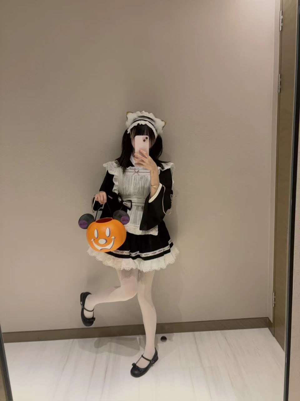 可爱清纯萝莉嫩妹子大尺度私拍收费套图视频