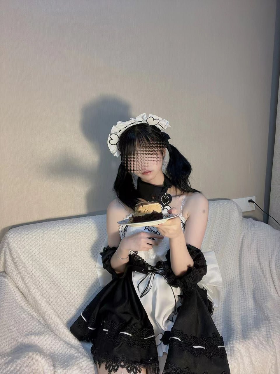 可爱清纯萝莉嫩妹子大尺度私拍收费套图视频