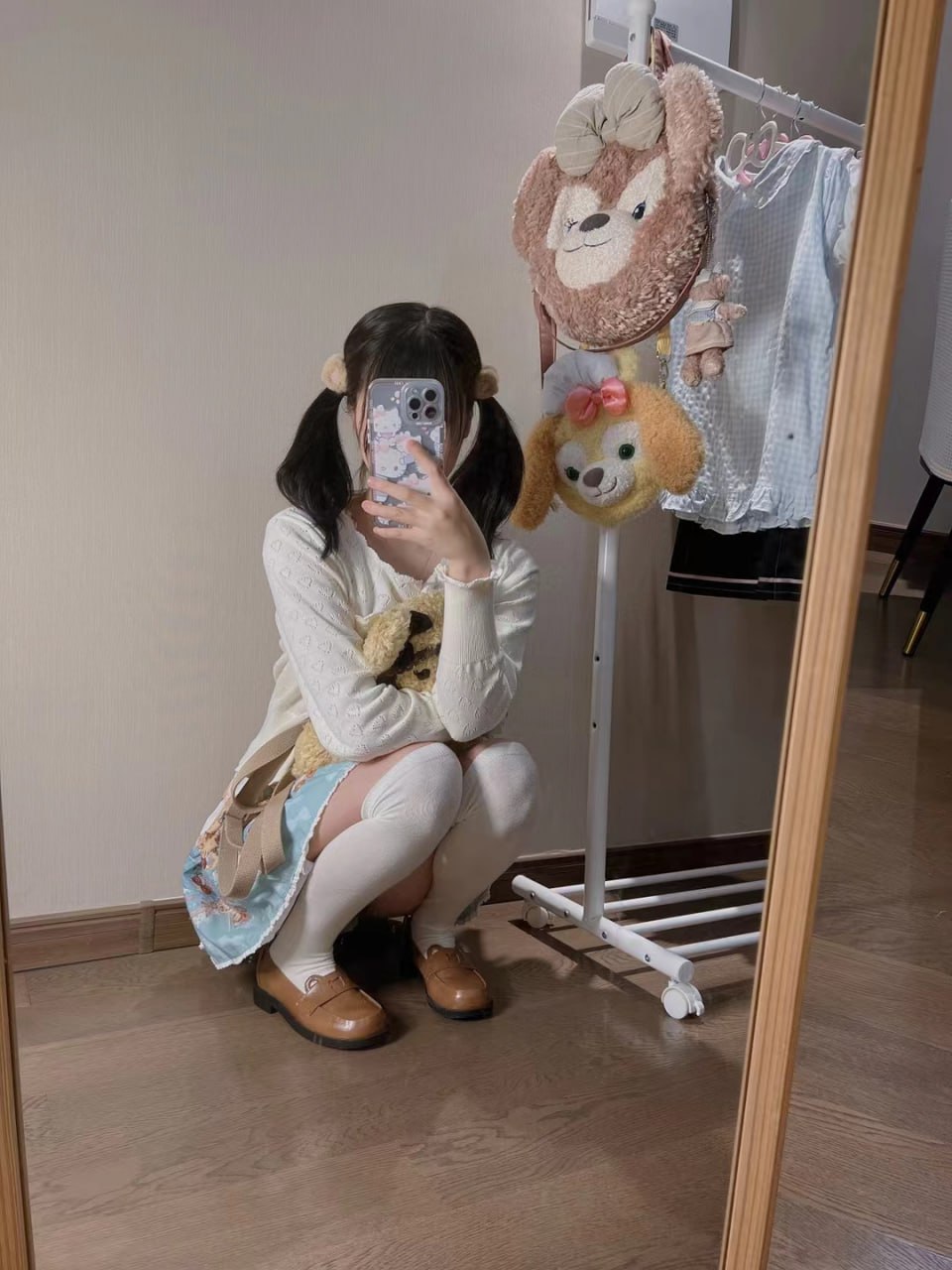 可爱清纯萝莉嫩妹子大尺度私拍收费套图视频